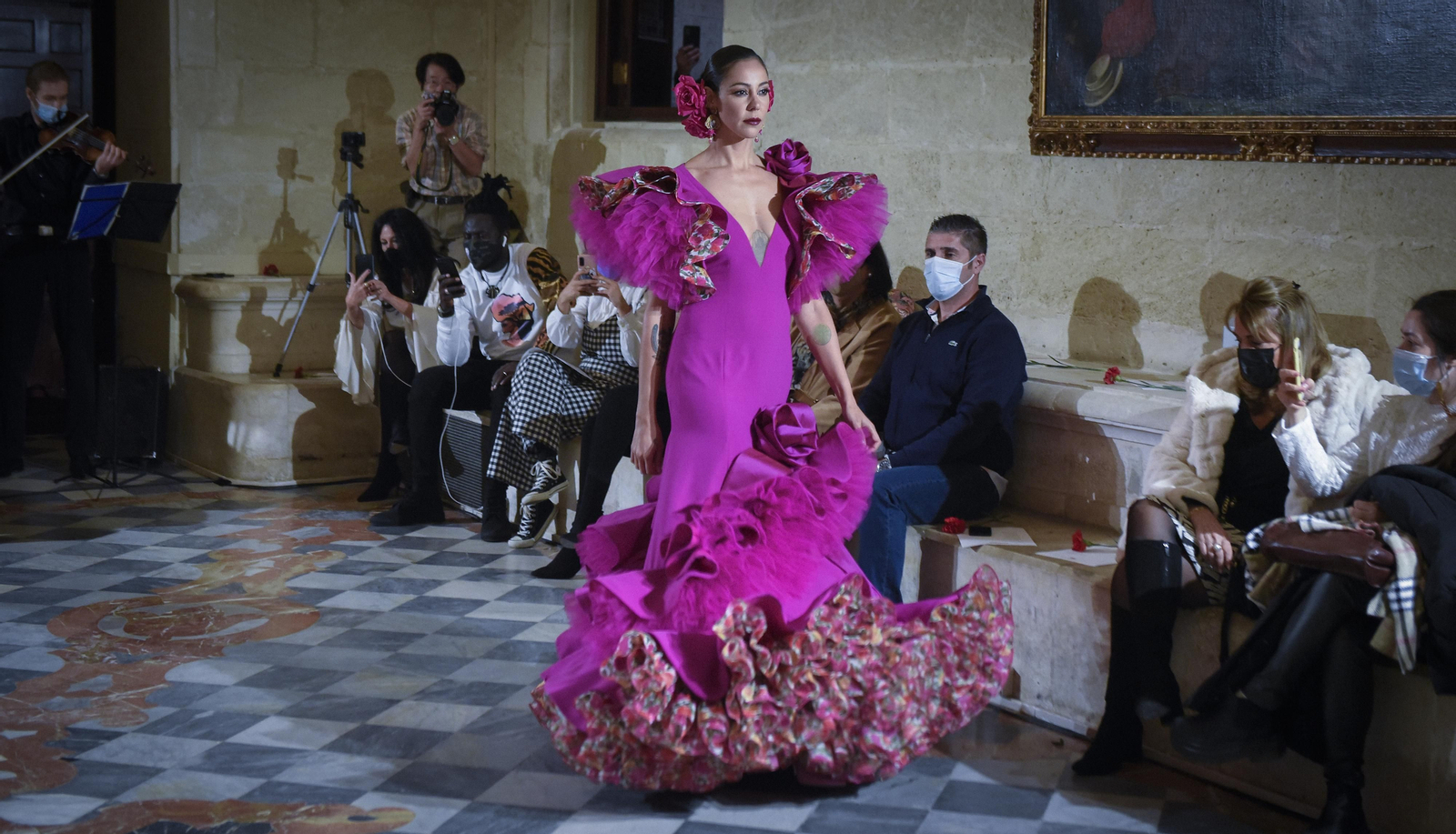 El desfile de moda flamenca Uniqo Qlamenco, en imágenes