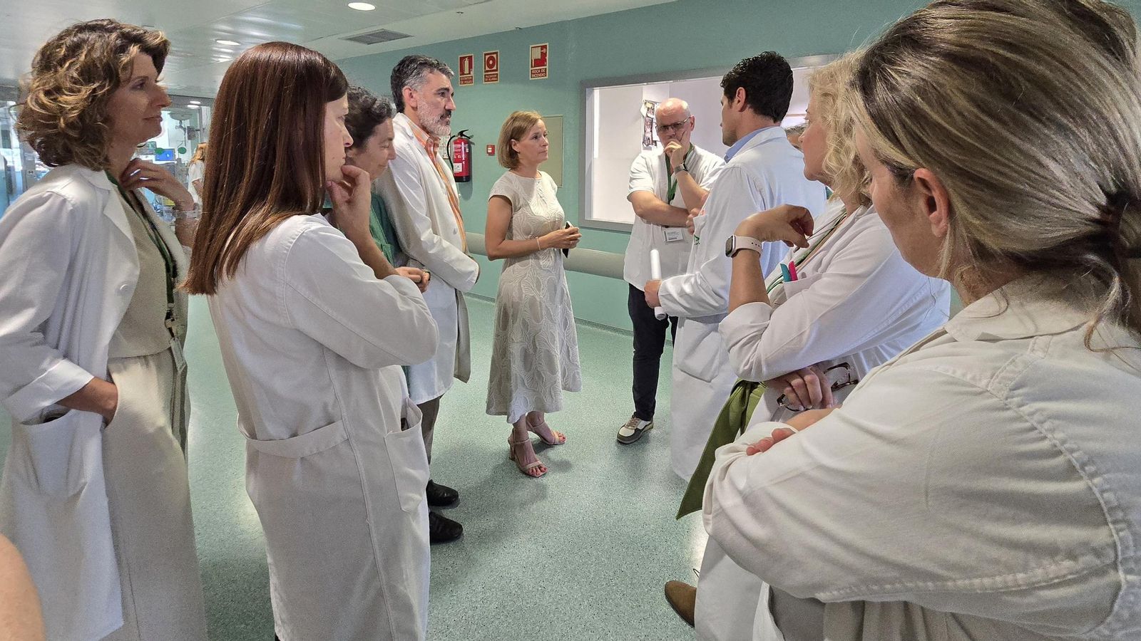 El Hospital Universitario Clínico San Cecilio ha recibido hoy la visita de la gerente del Servicio Andaluz de Salud (SAS), Valle García El Hospital Universitario Clínico San Cecilio ha recibido hoy la visita de la gerente del Servicio Andaluz de Salud (SAS), Valle García