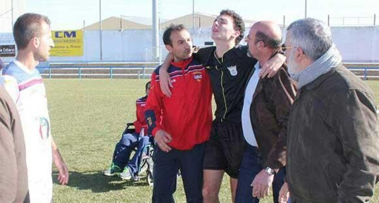 Brutal paliza a un árbitro en Marchena