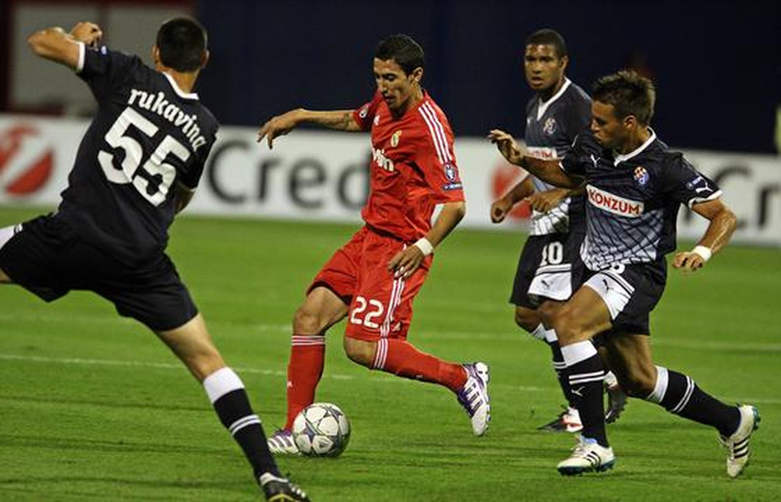 El Real Madrid venció con un tanto de Di María al Dinamo de Zagreb en su debut en Liga de Campeones.

Foto: EFE