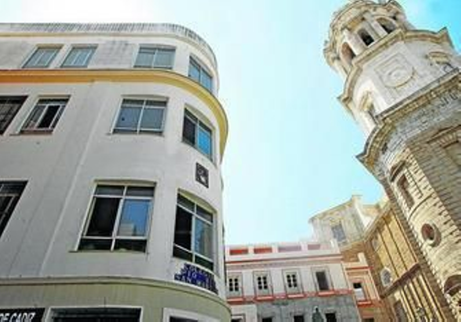 El antiguo colegio Pío XII se encuentra actualmente en obras para acoger los ciclos formativos de Salus Infirmorum.