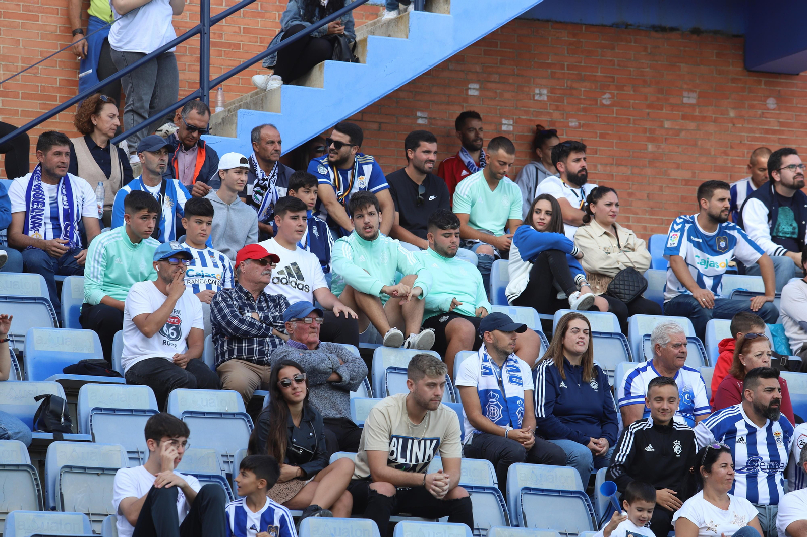 Imágenes del gran ambiente en el Nuevo Colombino para ver el  Recre-Burgos