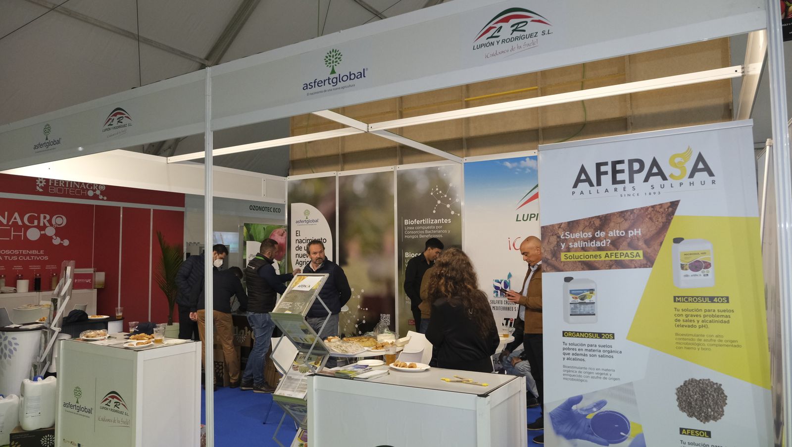 Imágenes del primer día de Expolevante Níjar.