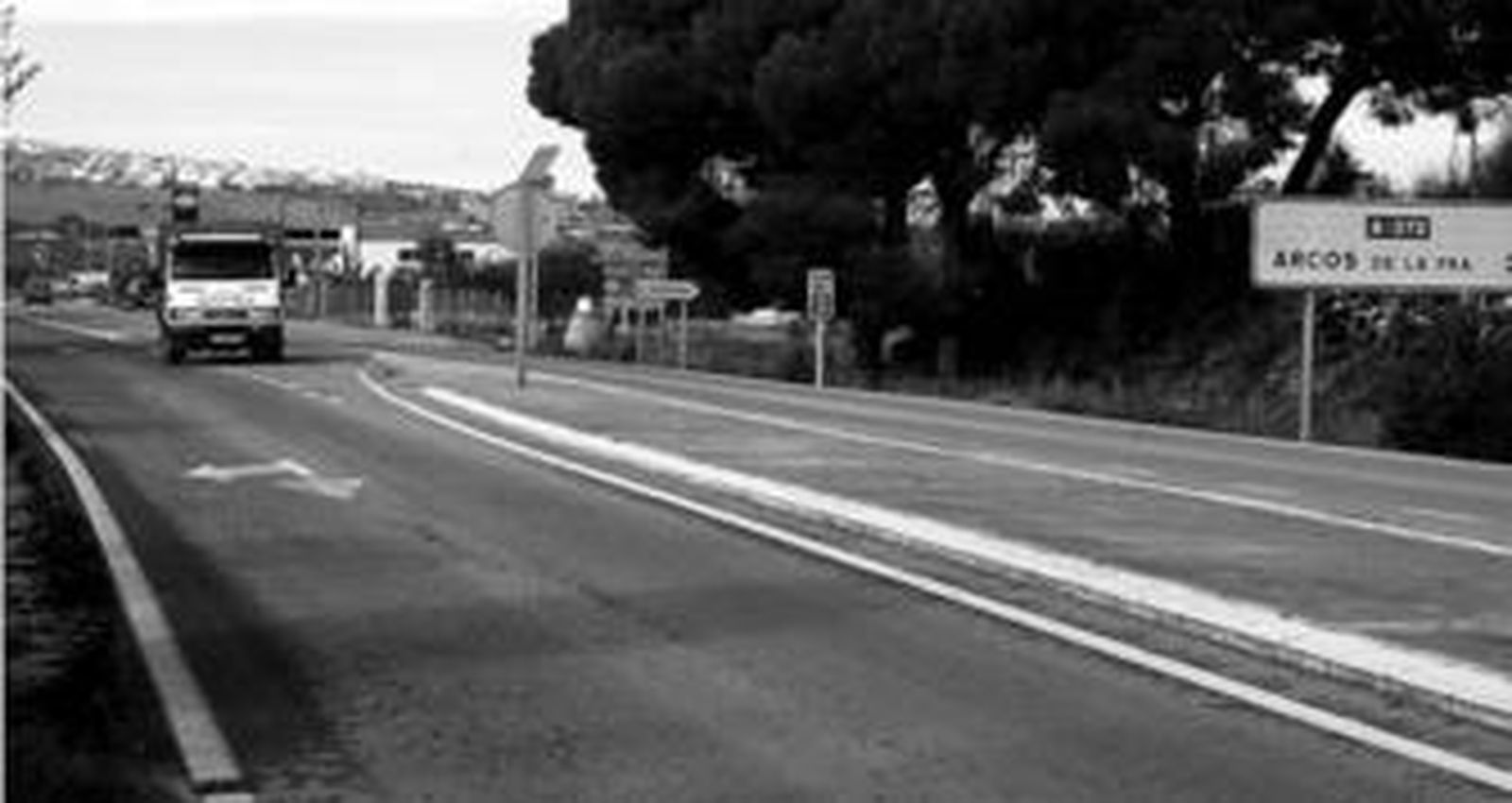 En la imagen, carretera A 372, que une las localidades de Arcos con El Bosque, en la que fue 'cazado' el conductor a más de 200 por hora.
