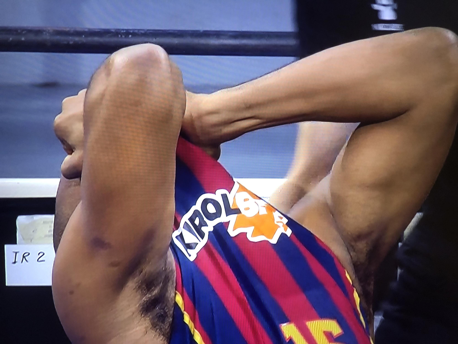 Jayson Granger se lamenta tras lesionarse.