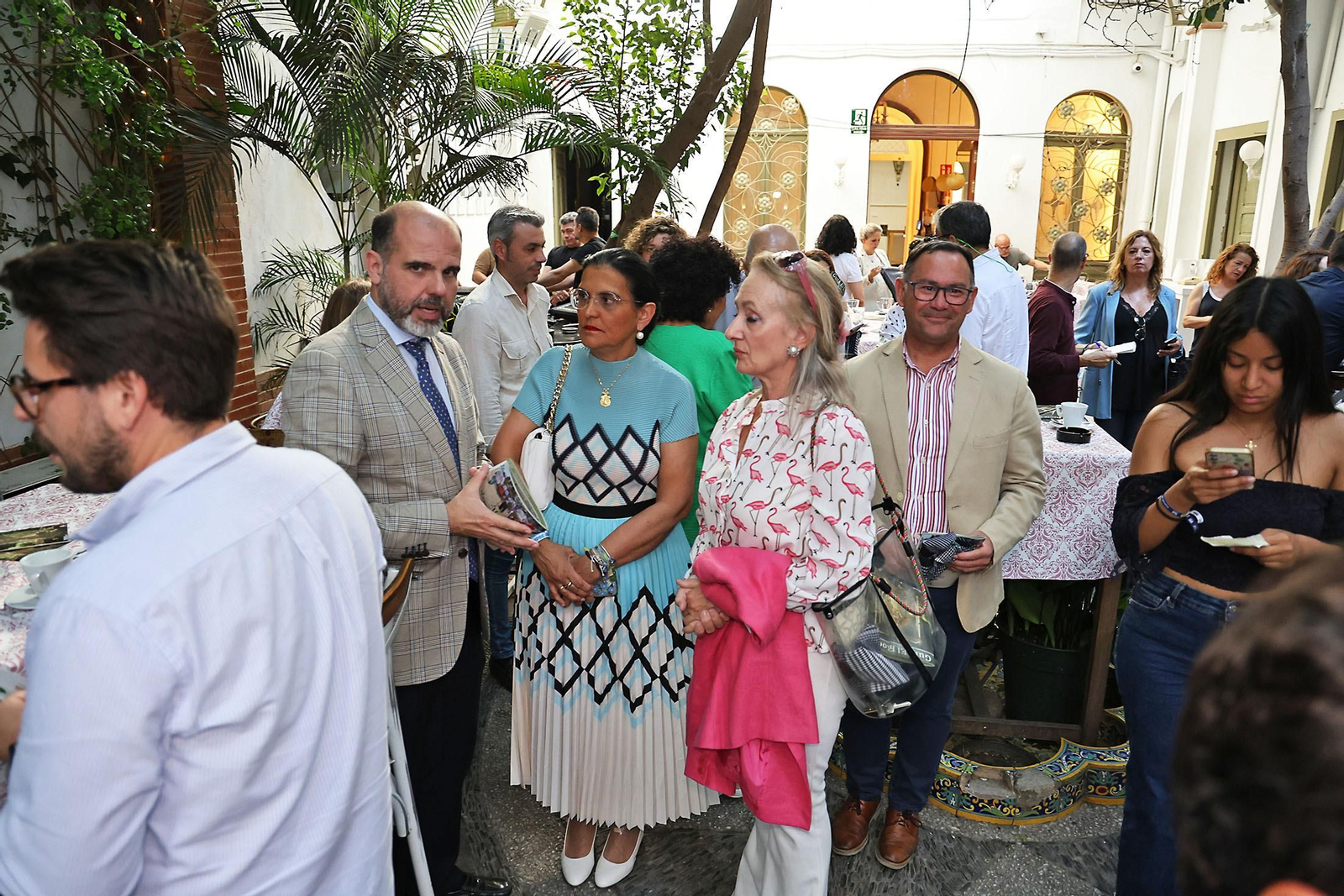 Imágenes de la presentación de la Guía del Rocío 2024 de Huelva Información