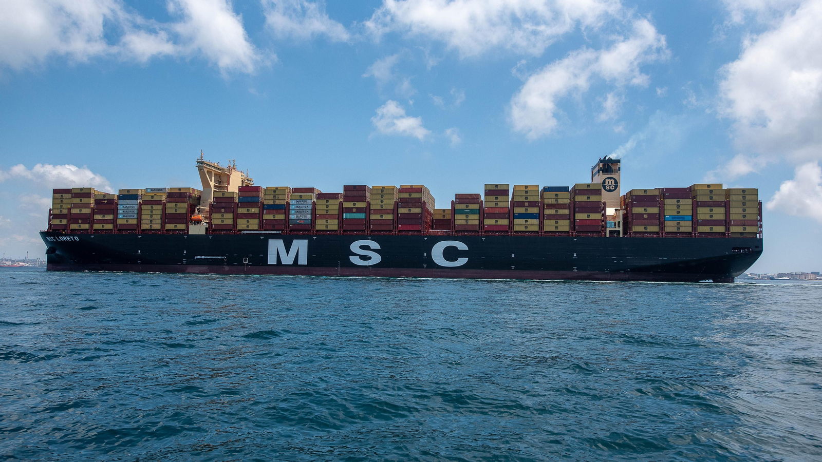 Fotos de la llegada del mayor portacontenedores del mundo el 'MSC Loreto' al puerto de Algeciras