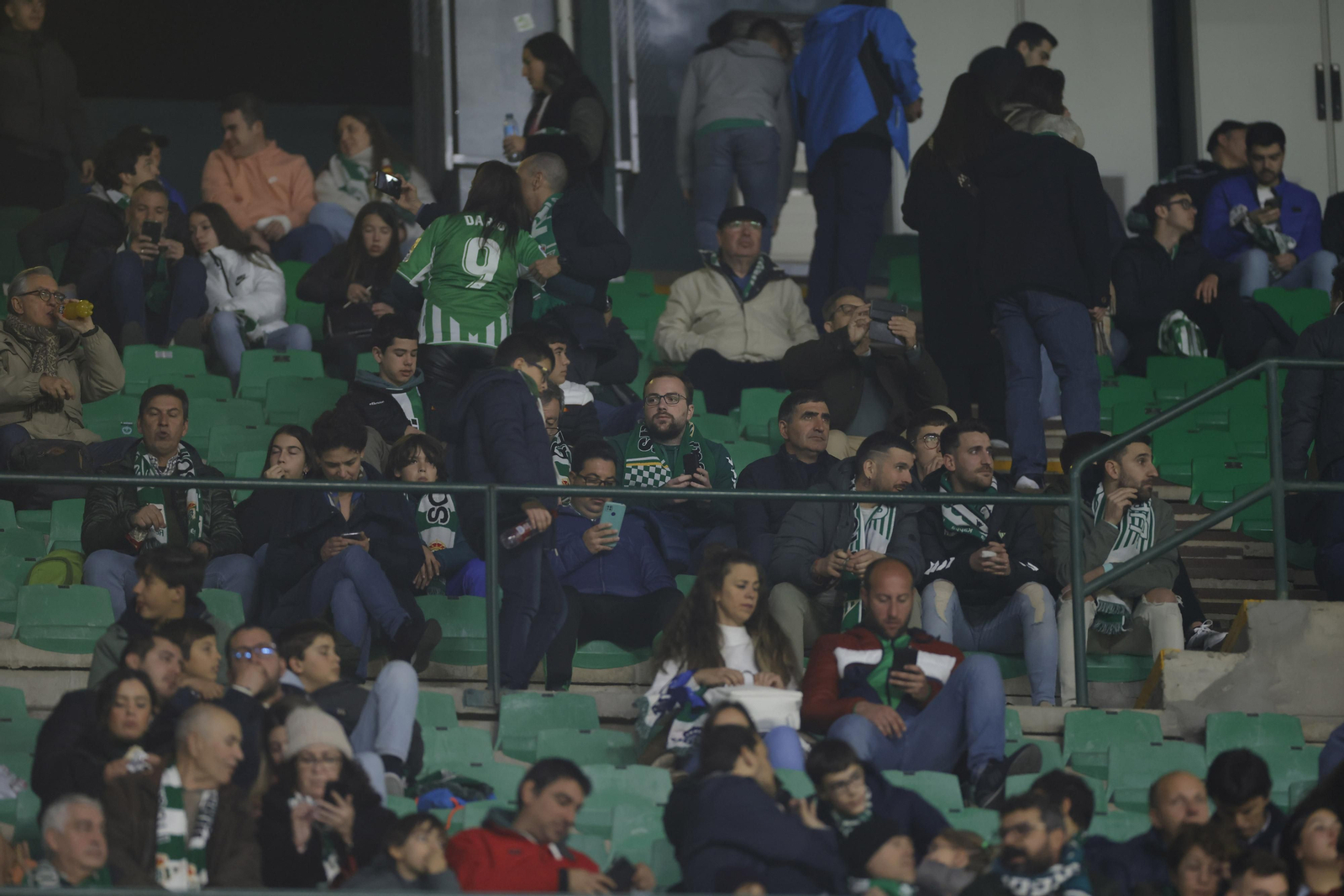 Búscate en las fotos del Betis-Celta