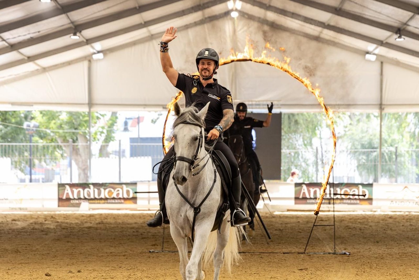 Anducab rinde homenaje a la unidad de caballería de la Policía Nacional