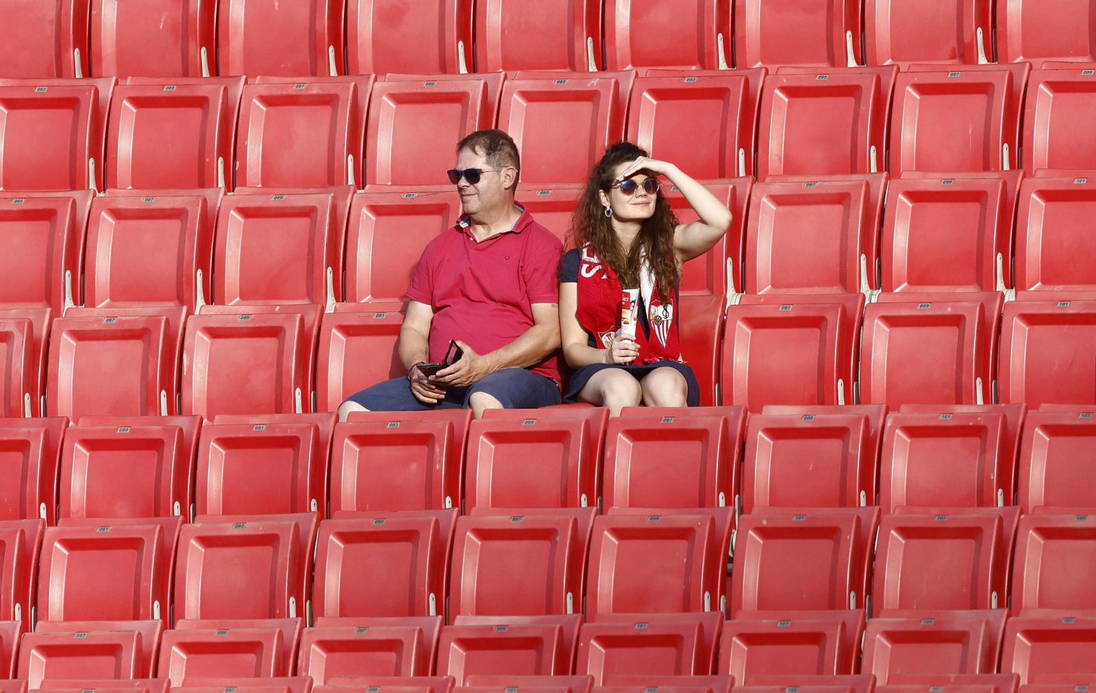 Búscate en las fotos del Sevilla-Valencia