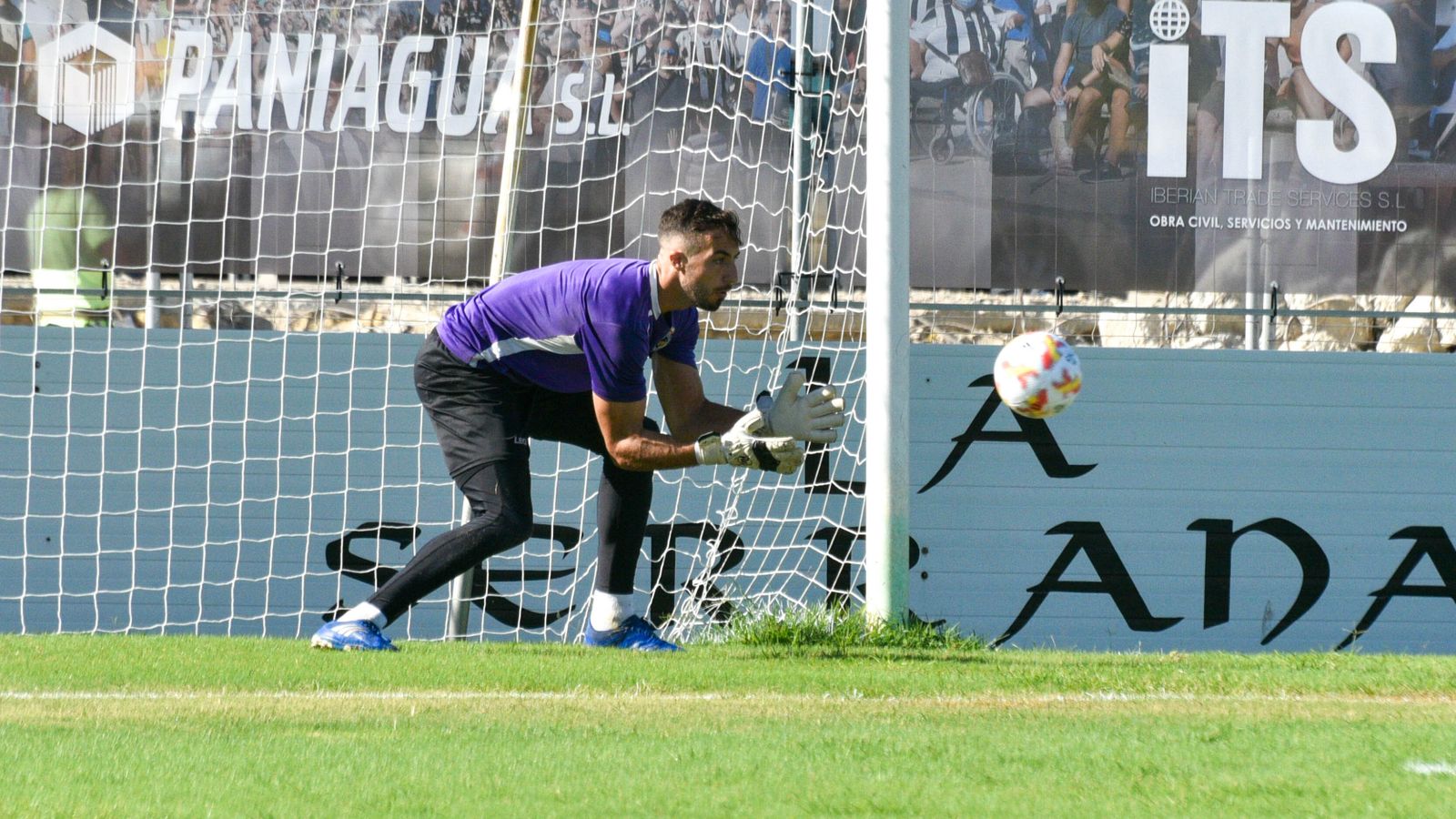 Entrenamiento de la Balona en el estadio Municipal de La Línea
