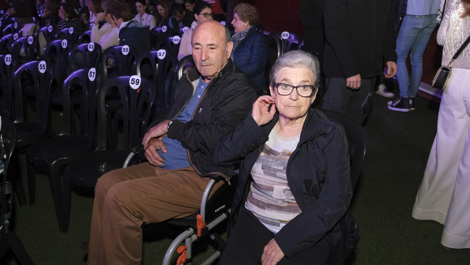 David Bisbal enamora a su Almería en el inicio de la gira 'Todo es Posible en Navidad', en fotografías