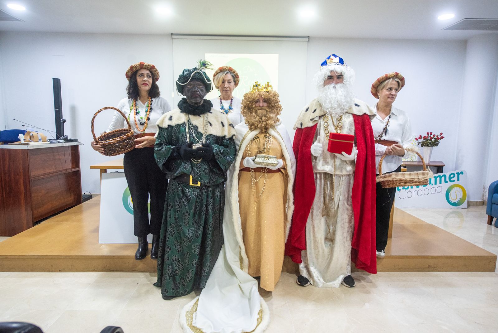 La visita de los Reyes Magos a la asociacion San Rafael de Alzheimer