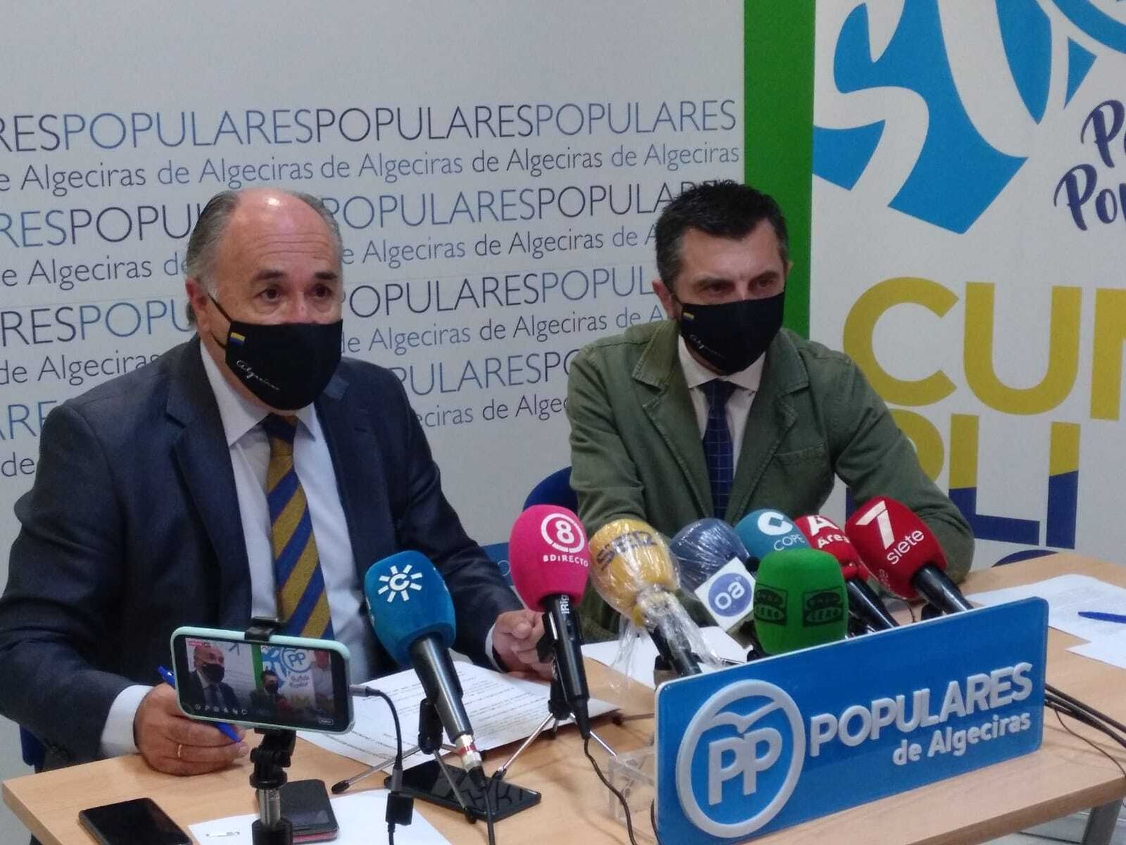 Landaluce, junto a Toni Martín en la rueda de prensa ofrecida este jueves.