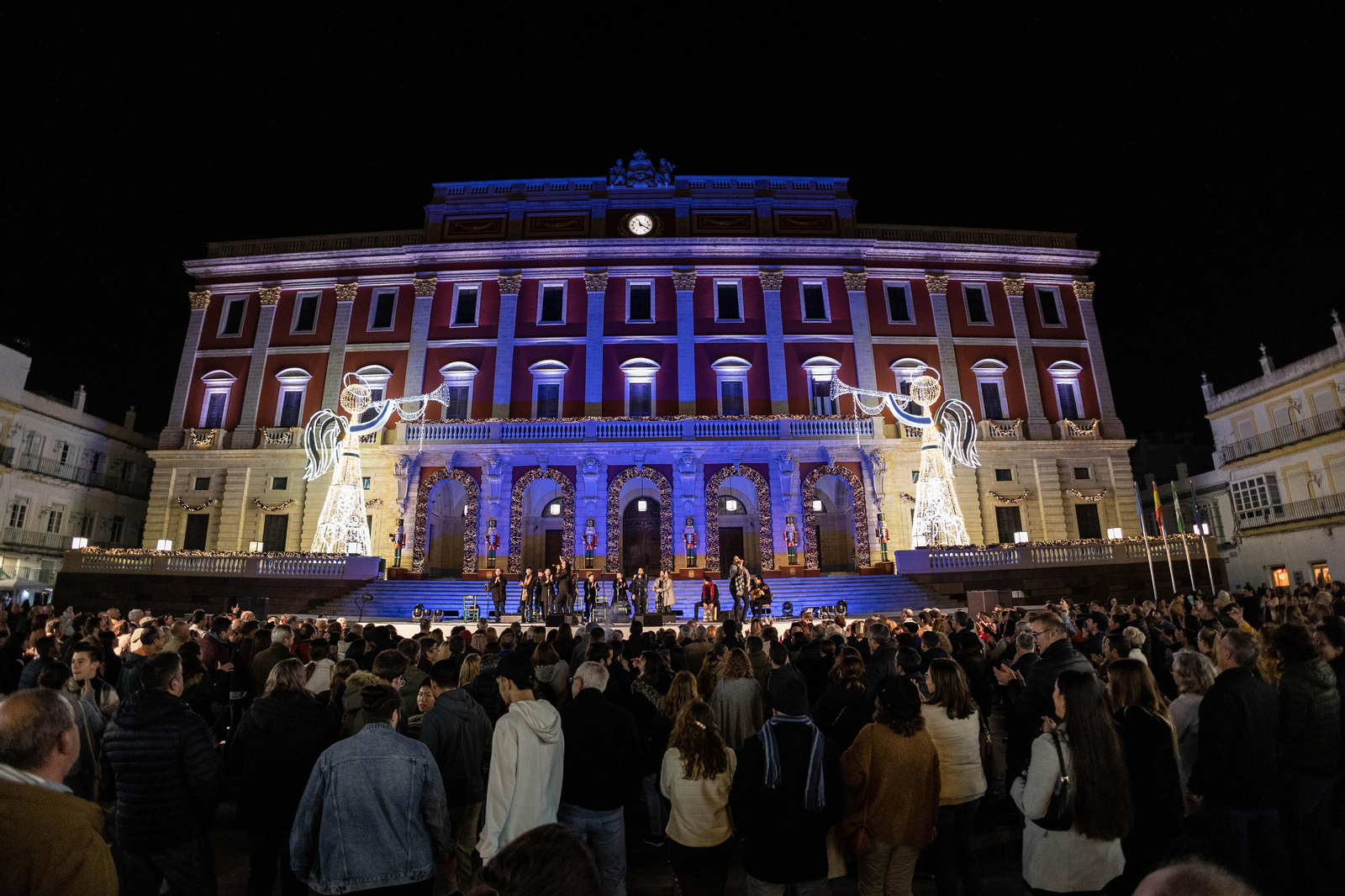 Doble sesión de zambombas navideñas en la plaza del Rey de San Fernando