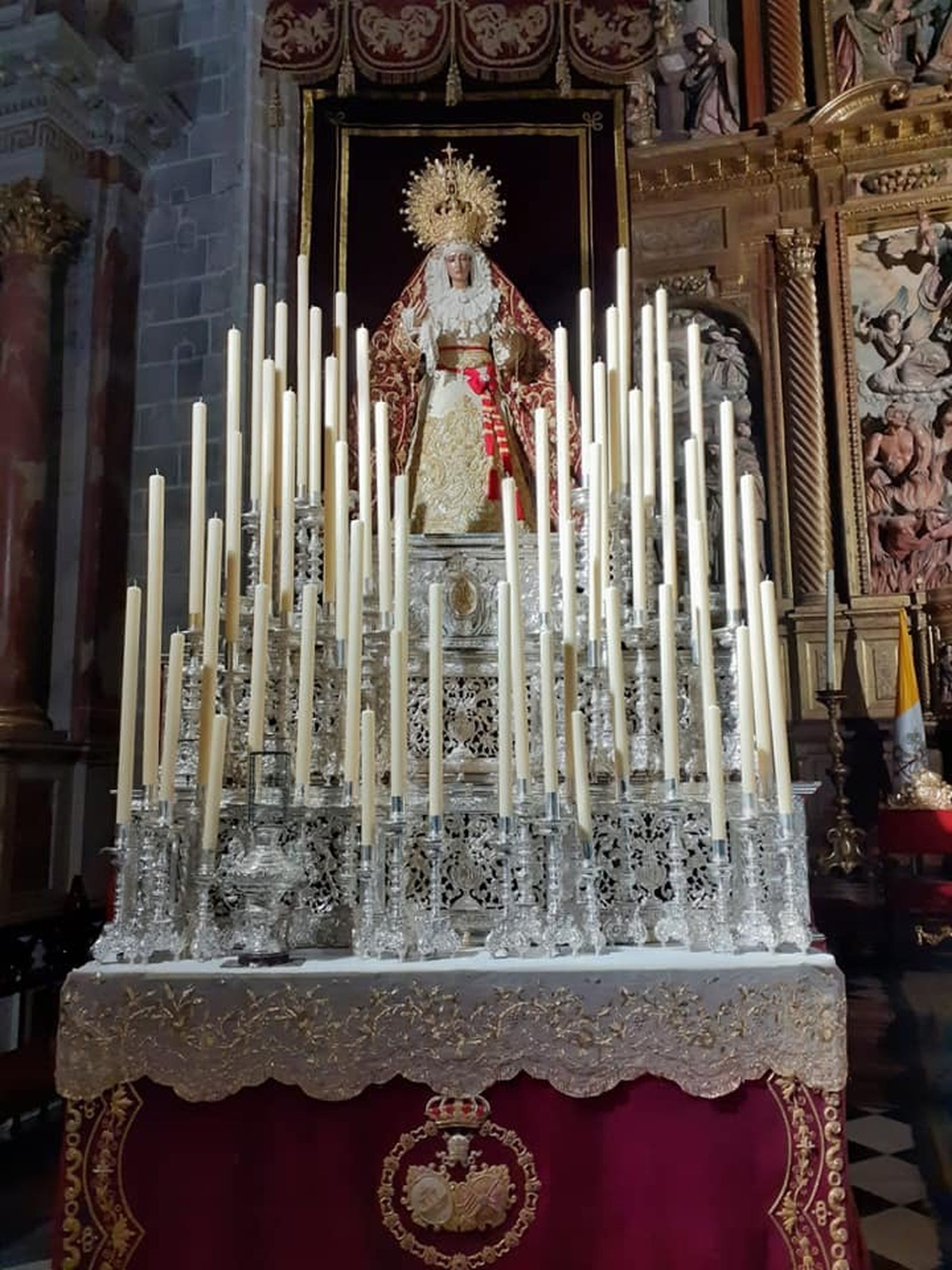 María Santísima del Valle Coronada en el altar mayor de San Miguel.