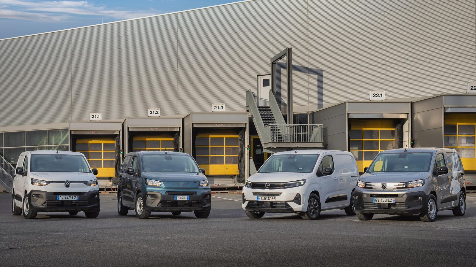 Los furgones más pequeños de Stellantis Pro One proponen motores Diesel y eléctricos.