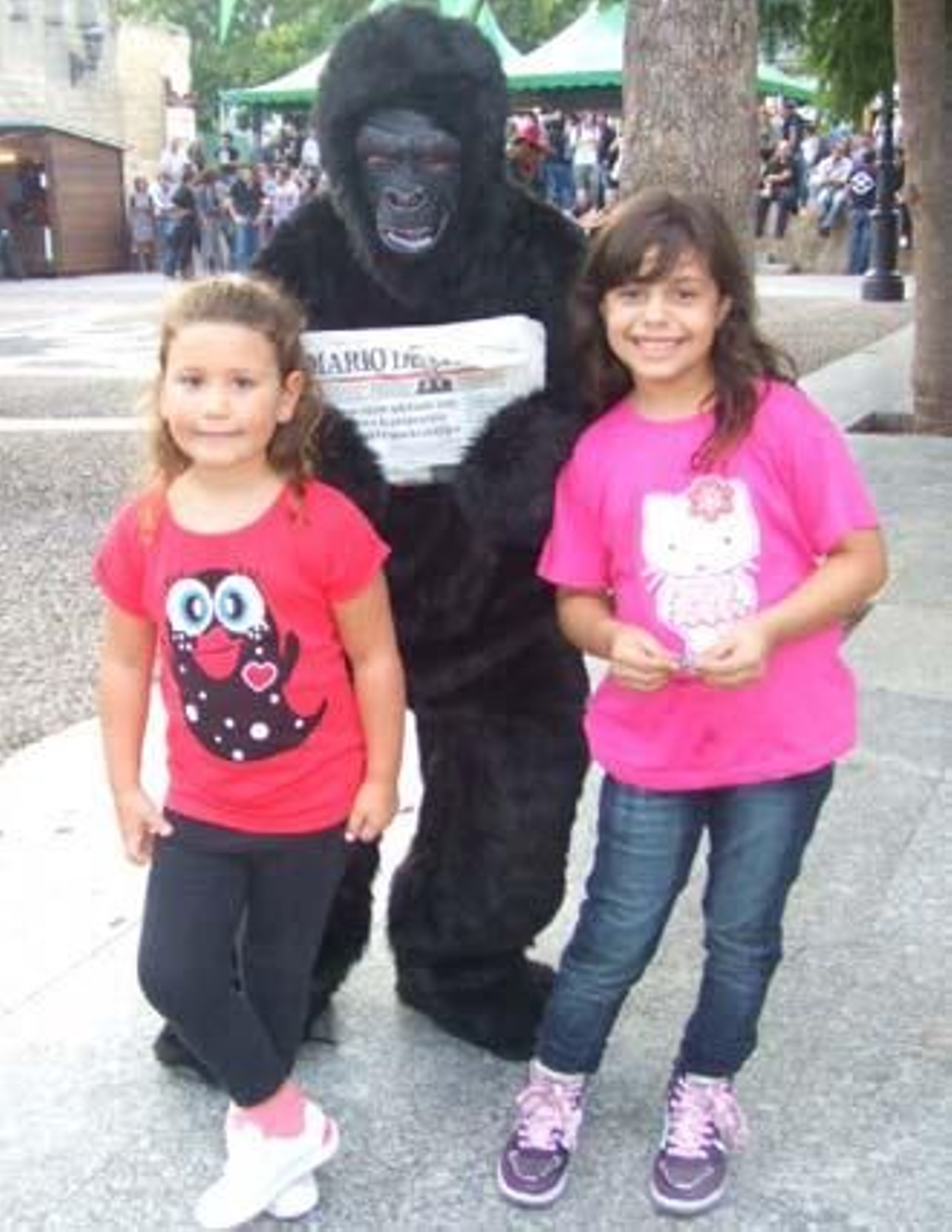 Iba para hombre, pero se quedó en mono. Eso sí, un mono muy leído, que va con su Diario a todas partes. Si te encontraste con nuestro particular monkey el sábado, búscate en esta galería. 

Foto: Senda