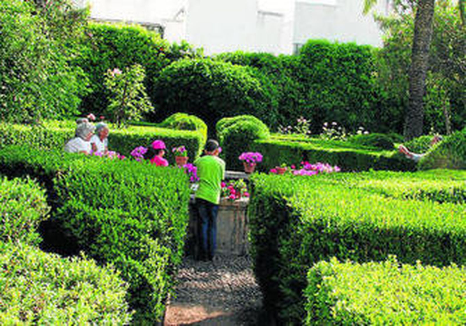 Los jardines del recinto durante unas jornadas de puertas abiertas.
