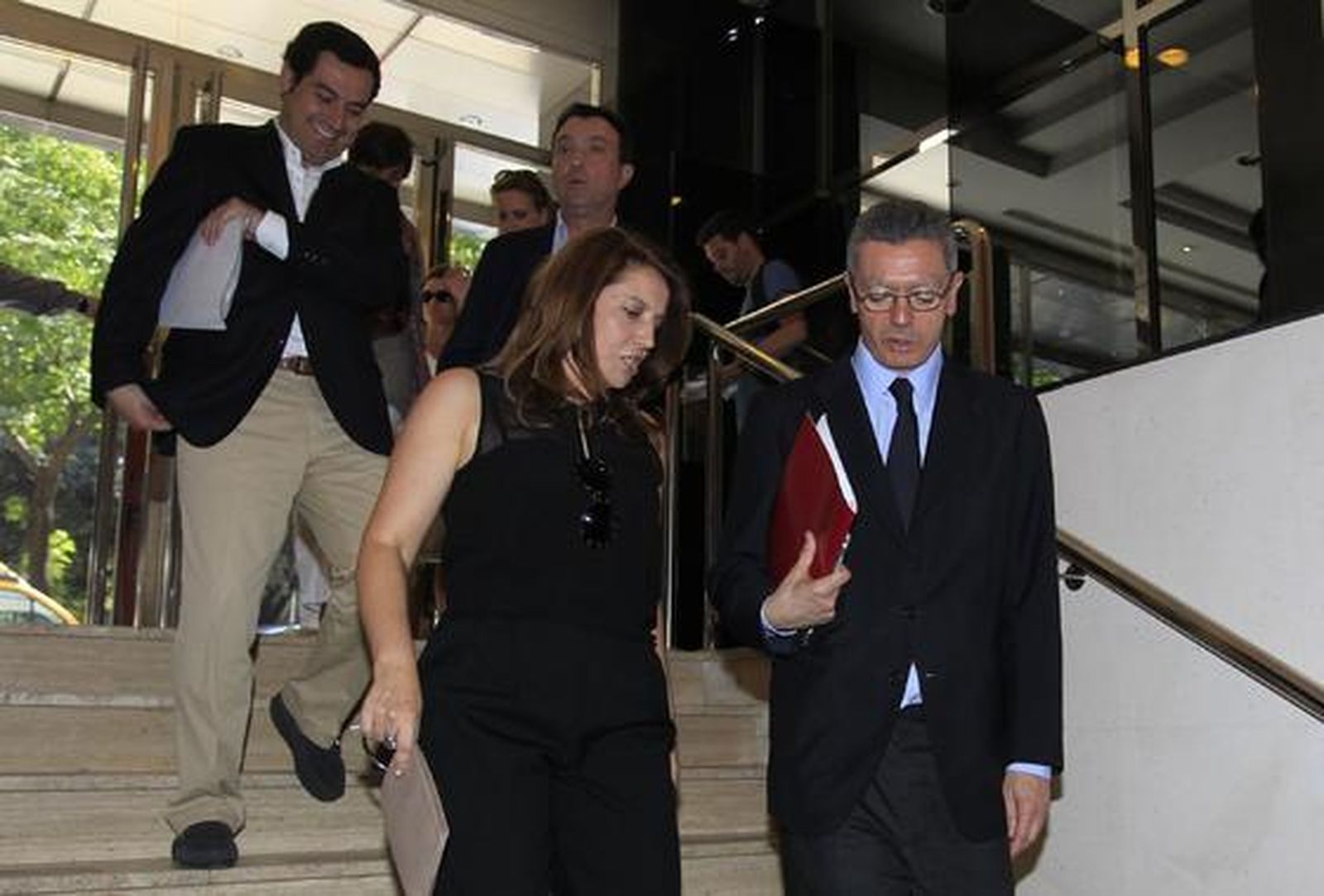 Rajoy, Arenas y Zoido, entre otros, acuden a la Junta Directiva Nacionald del PP realizada en Sevilla.

Foto: Antonio Pizarro