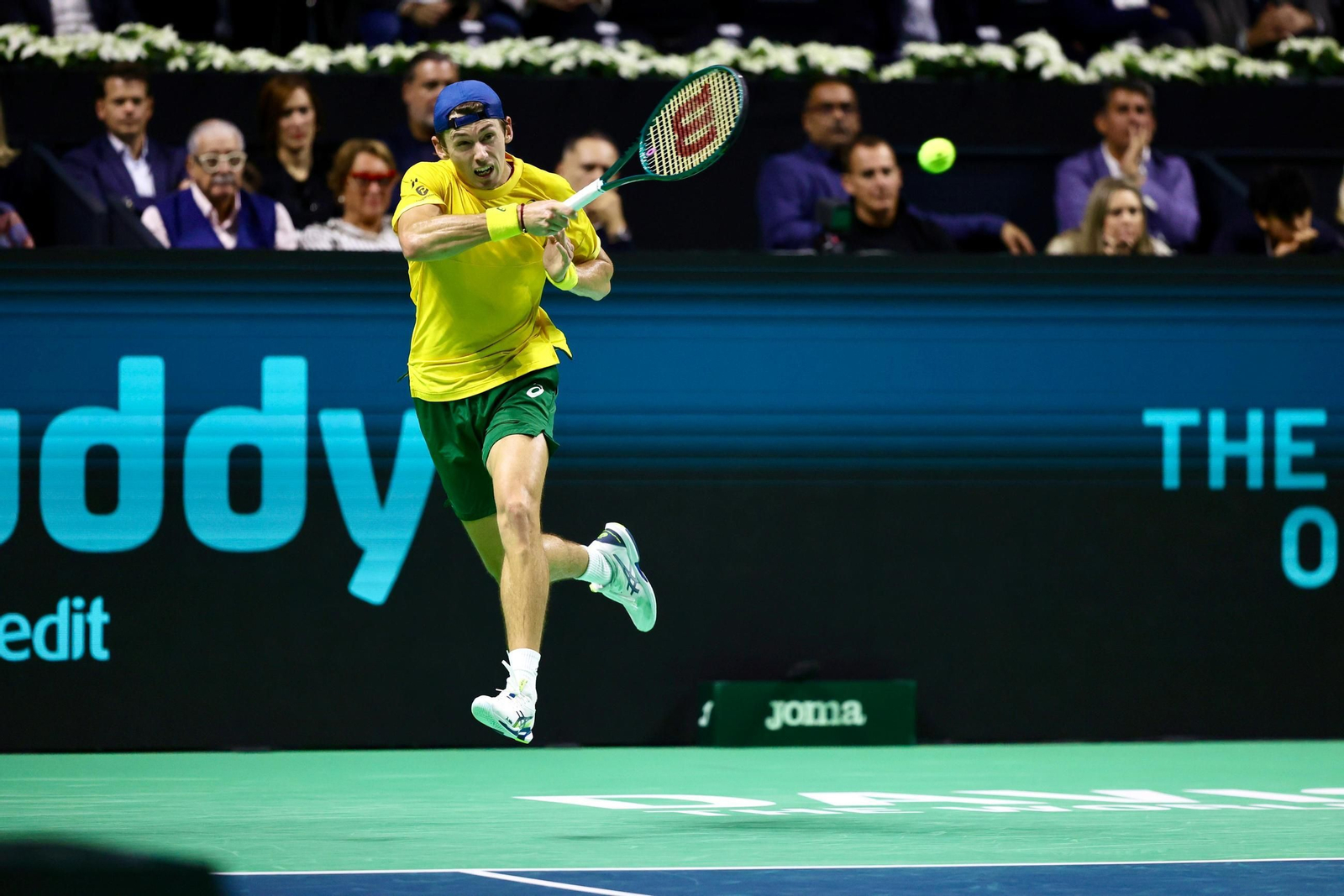 Jannik Sinner lleva a Italia a la final de la Copa Davis tras ganar a De Miñaur