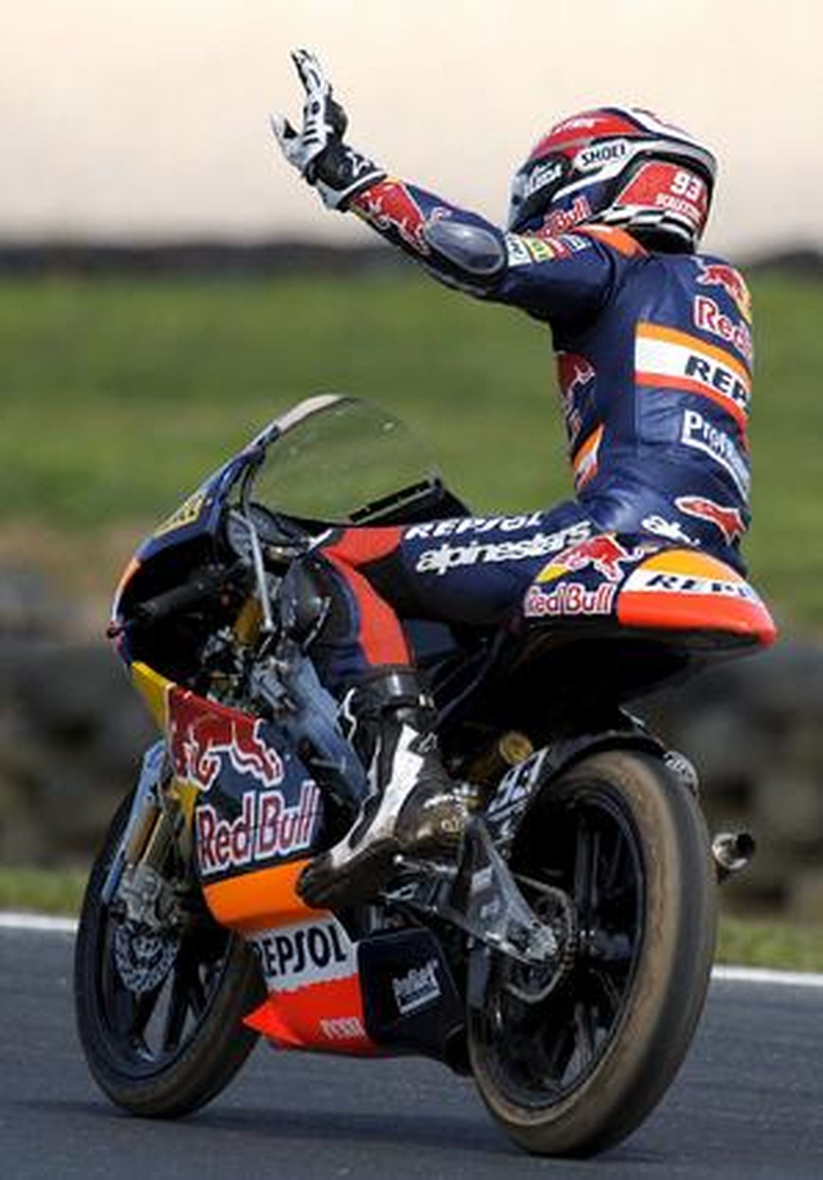 Marc Márquez suma en Australia su tercera victoria seguida y se afianza en el liderato. 

Foto: EFE · AFP · Reuters