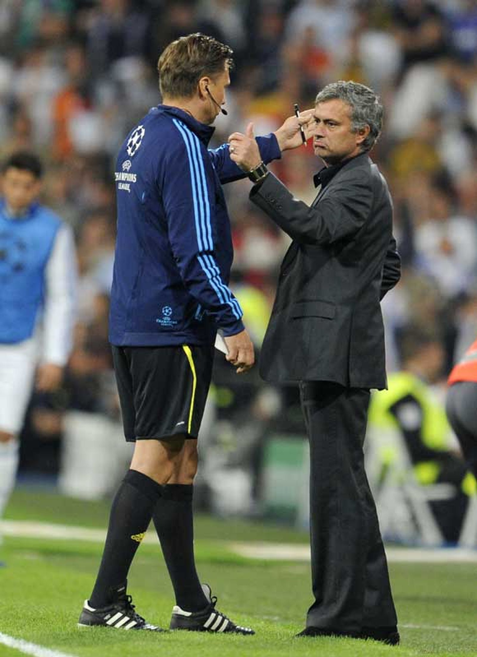 Cinco partidos de sanción para Mourinho y 50.000 euros de multa