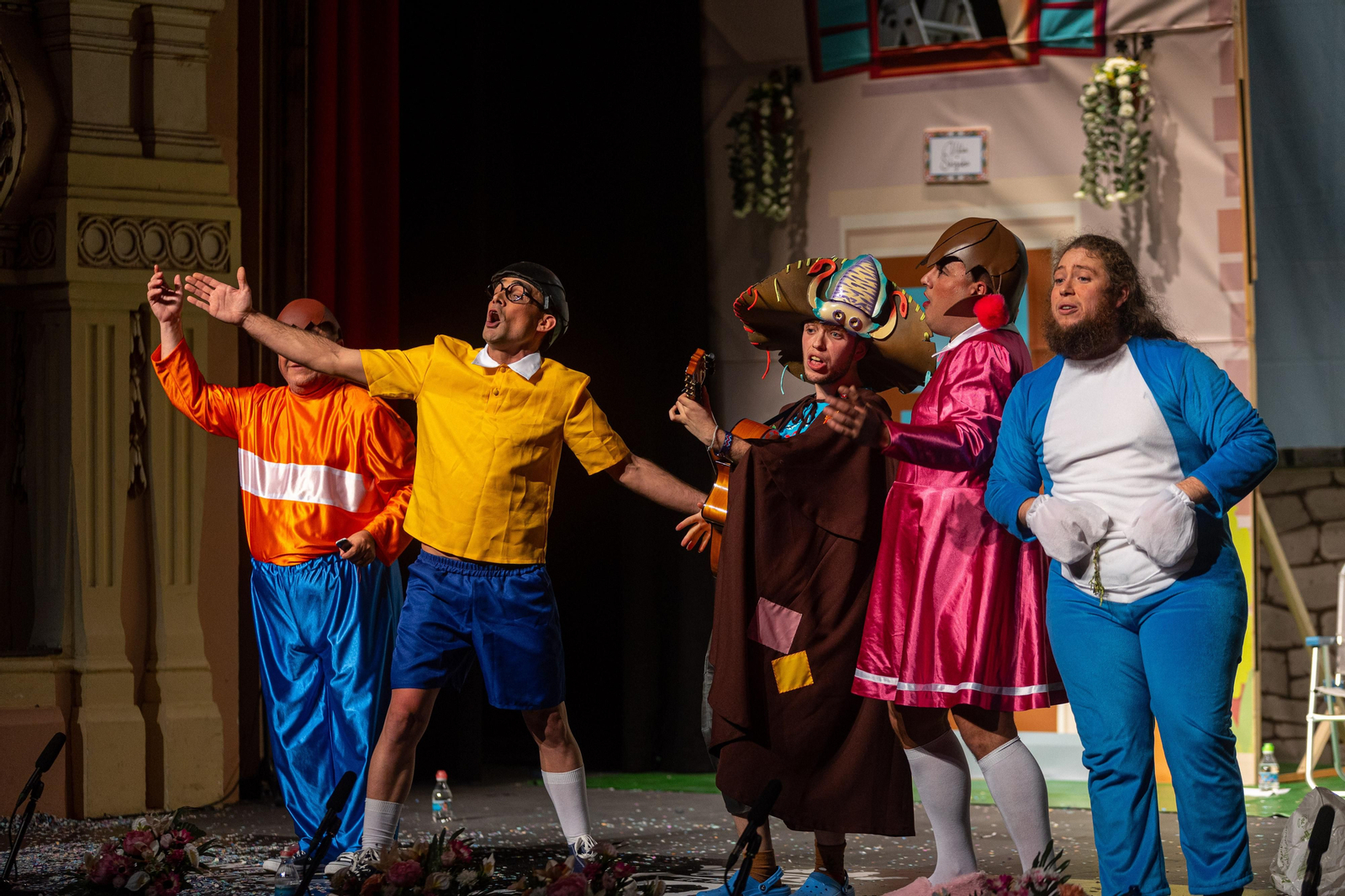 Imágenes de la sesión de este jueves en el Gran Teatro del Carnaval Colombino.