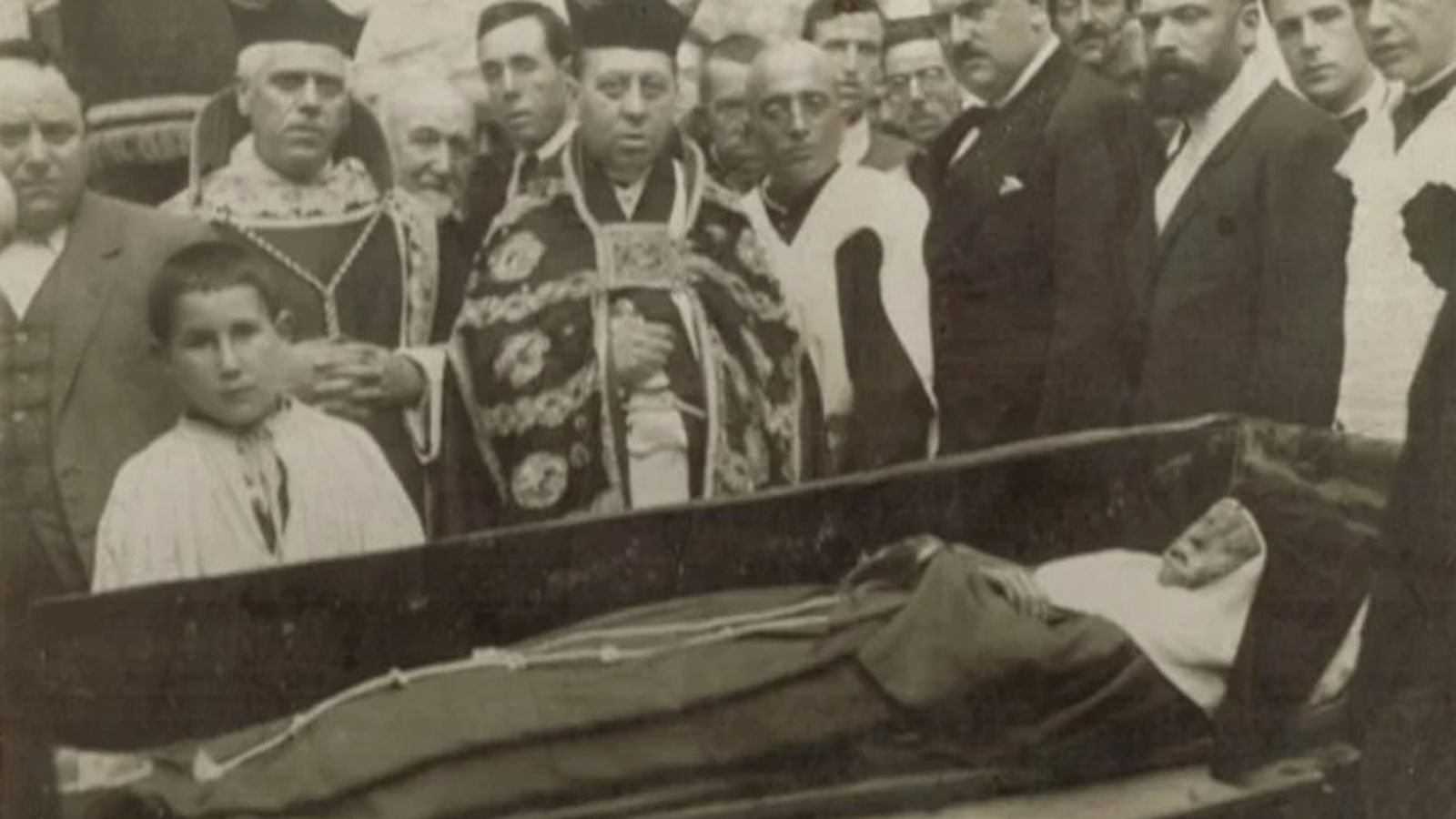 Los restos de Teresa Enríquez expuestos en 1926