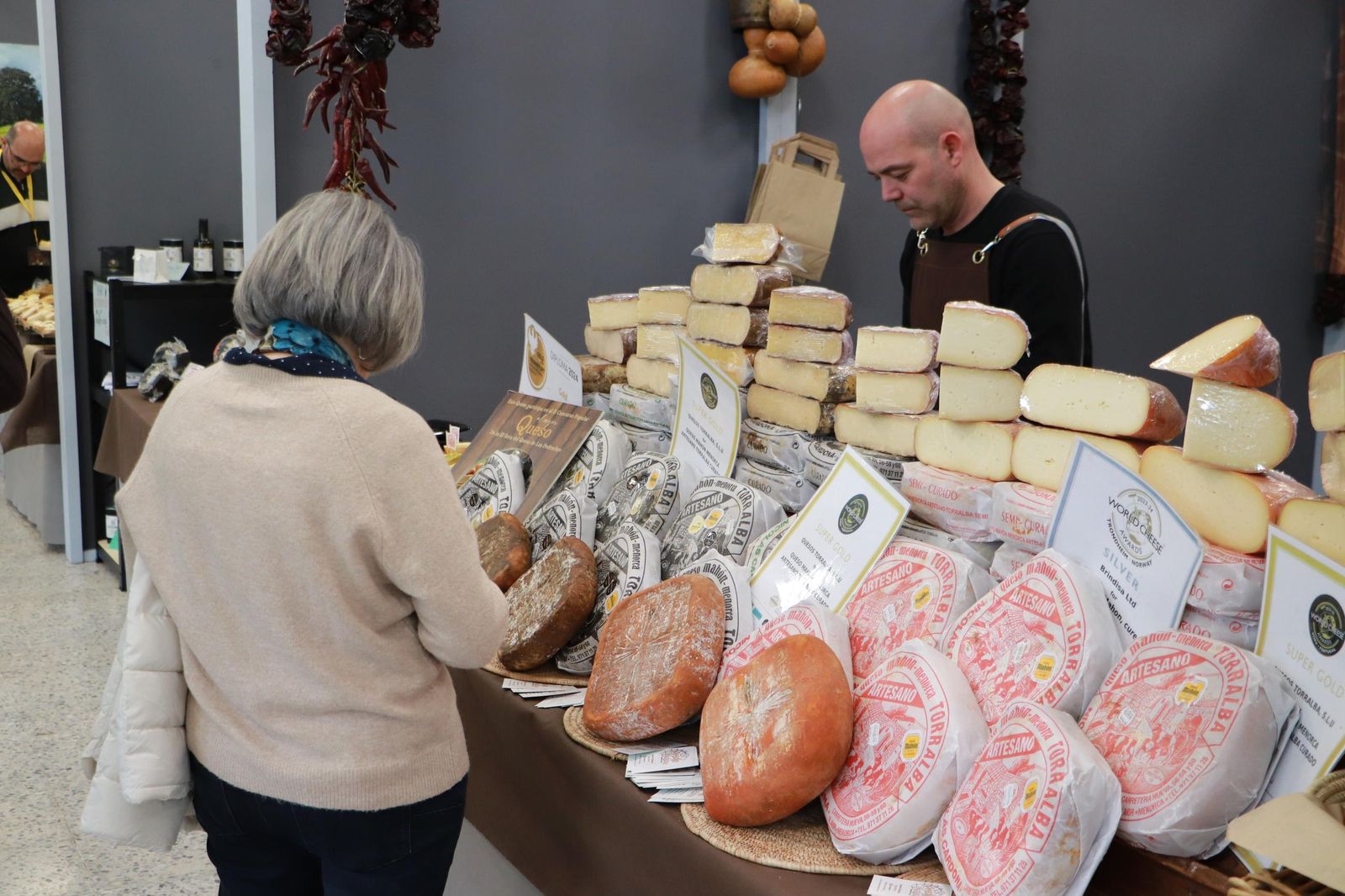 La primera jornada de la Feria del Queso de Los Pedroches, en imágenes