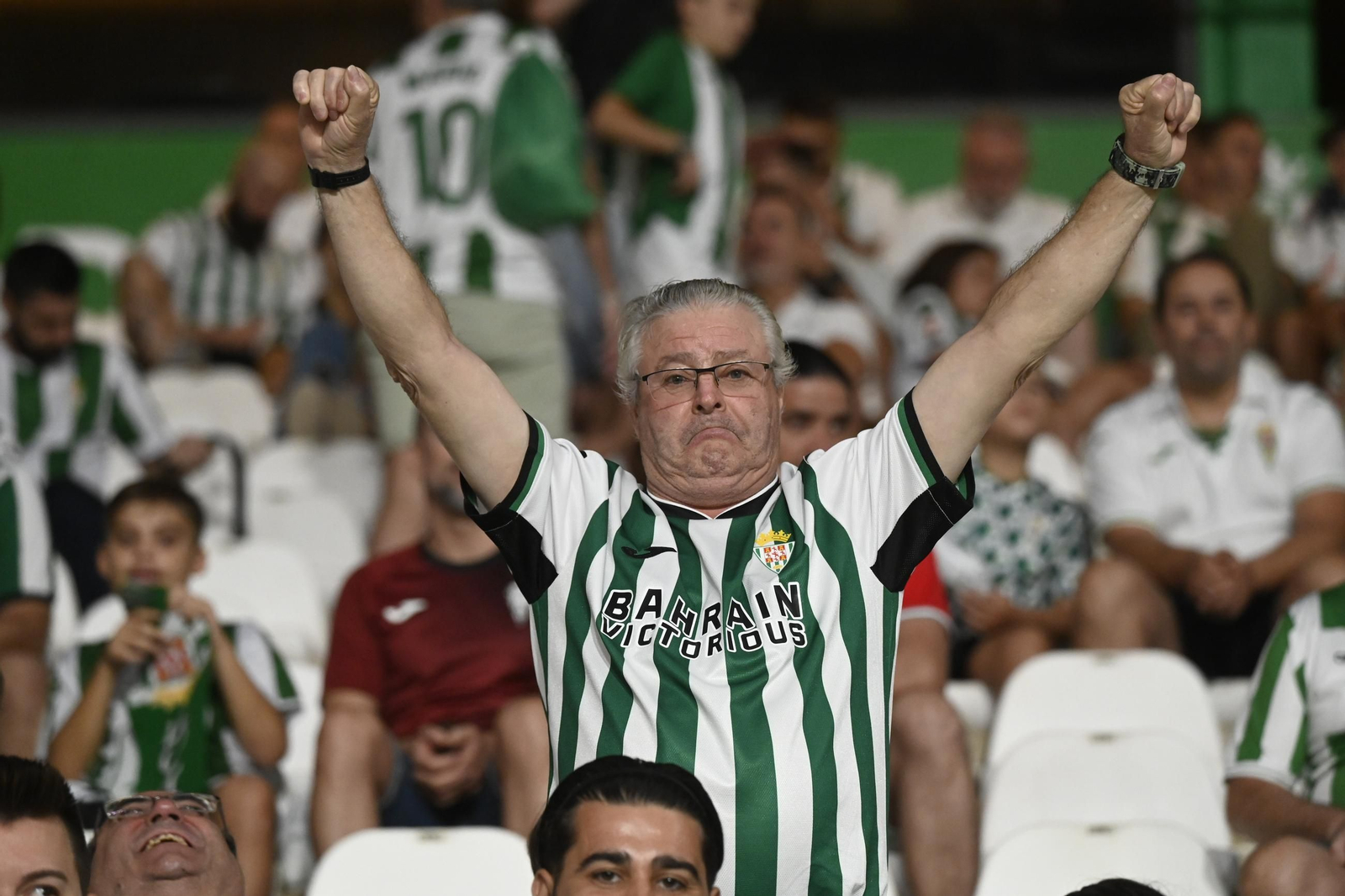 Las mejores fotos del ambiente en El Arcángel para el Córdoba CF - Racing de Santander