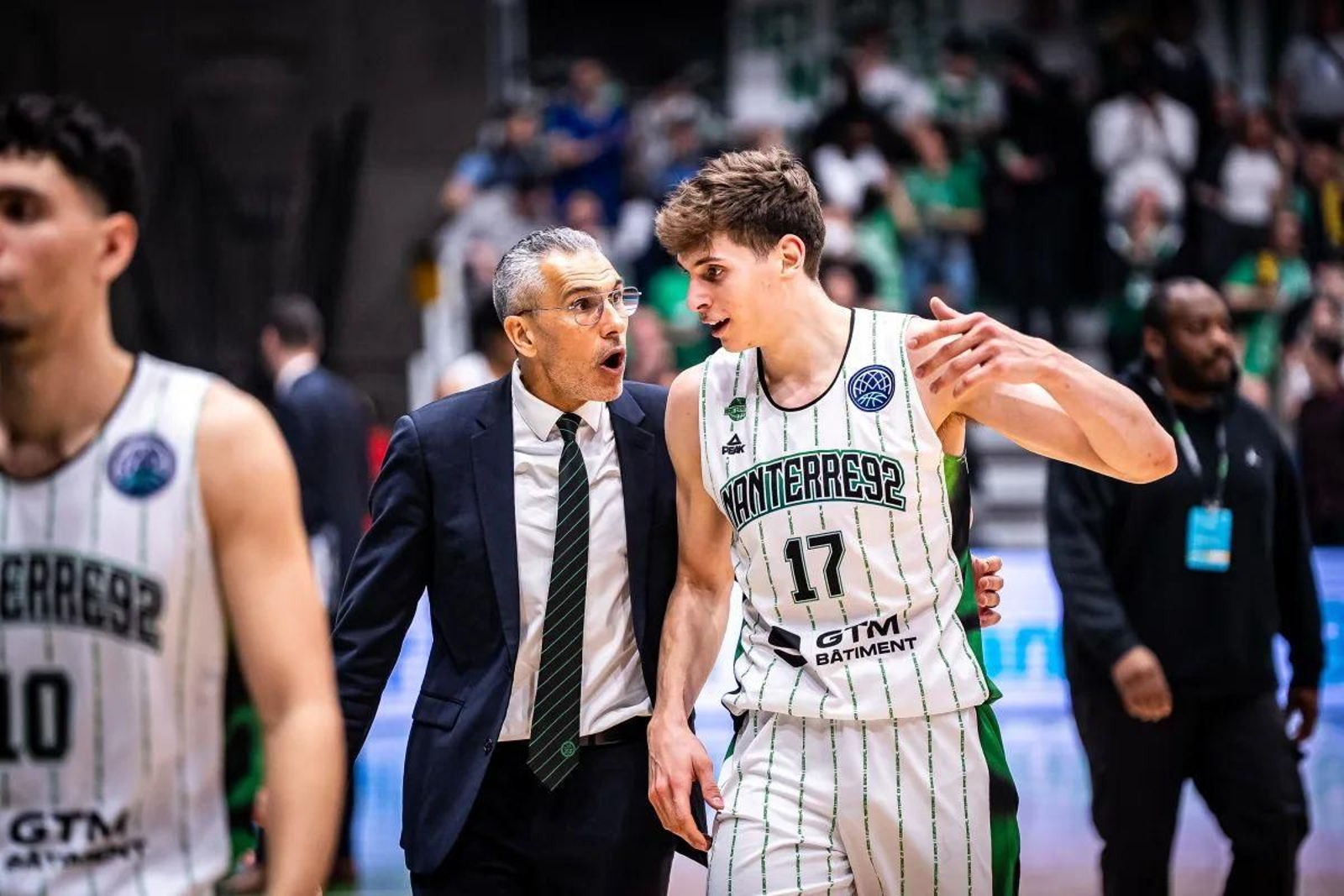 Nanterre gana al AEK de Atenas y habrá tercer partido (82-70)