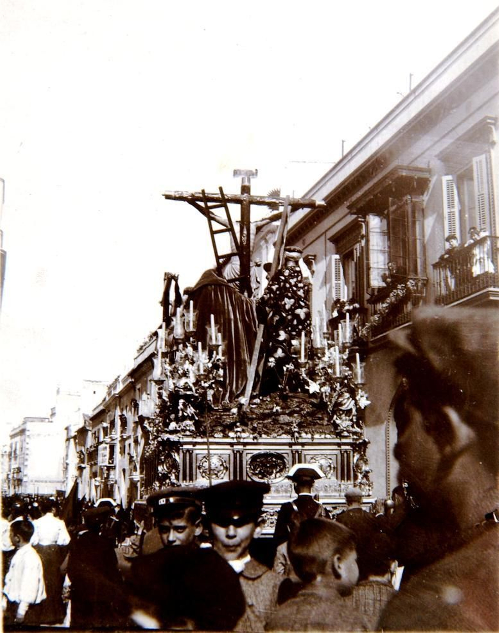 El antiguo misterio de las Tres Necesidades