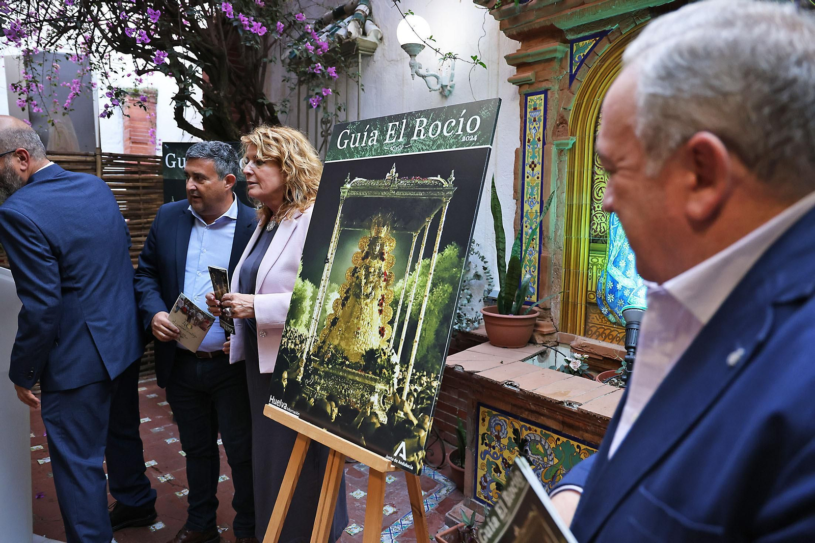 Imágenes de la presentación de la Guía del Rocío 2024 de Huelva Información