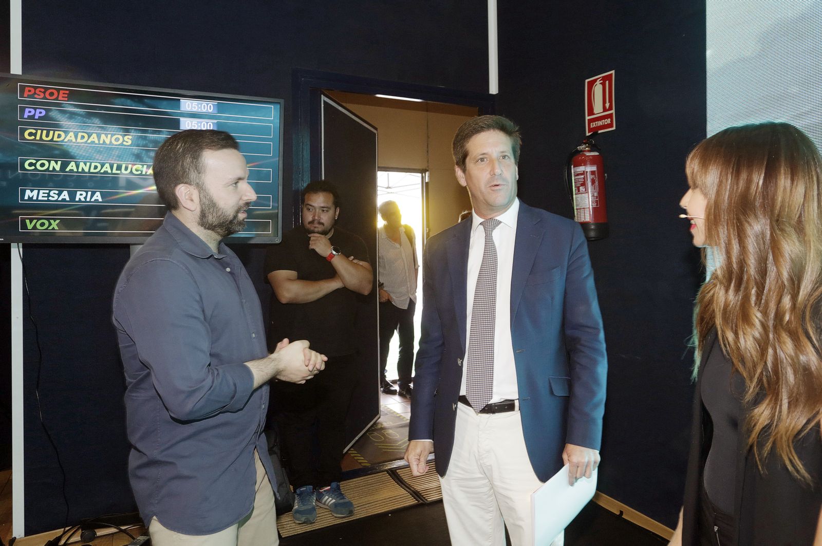 Elecciones Municipales Huelva 2023: Imágenes de la llegada de los candidatos al debate