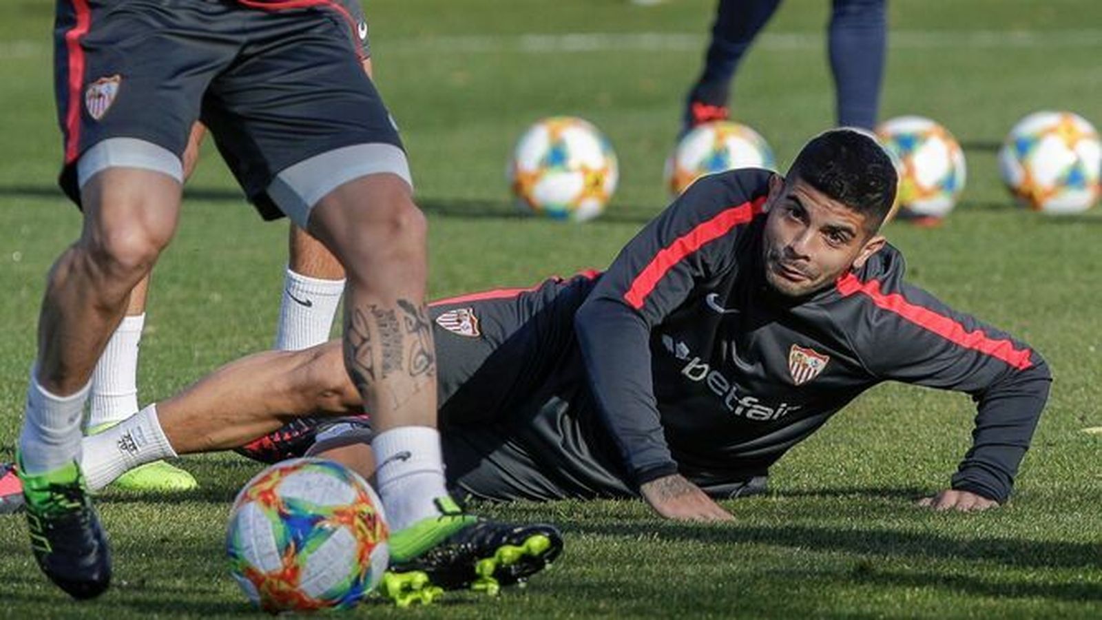 Banega no se ha entrenado esta semana aún con el Sevilla.