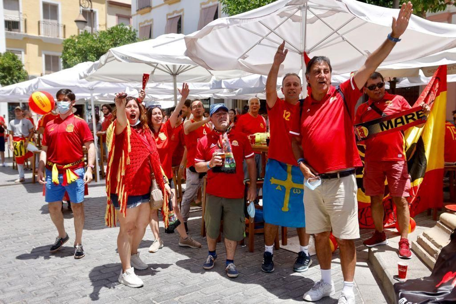 Eurocopa | Las imágenes de la convivencia entre España y Suecia en Sevilla