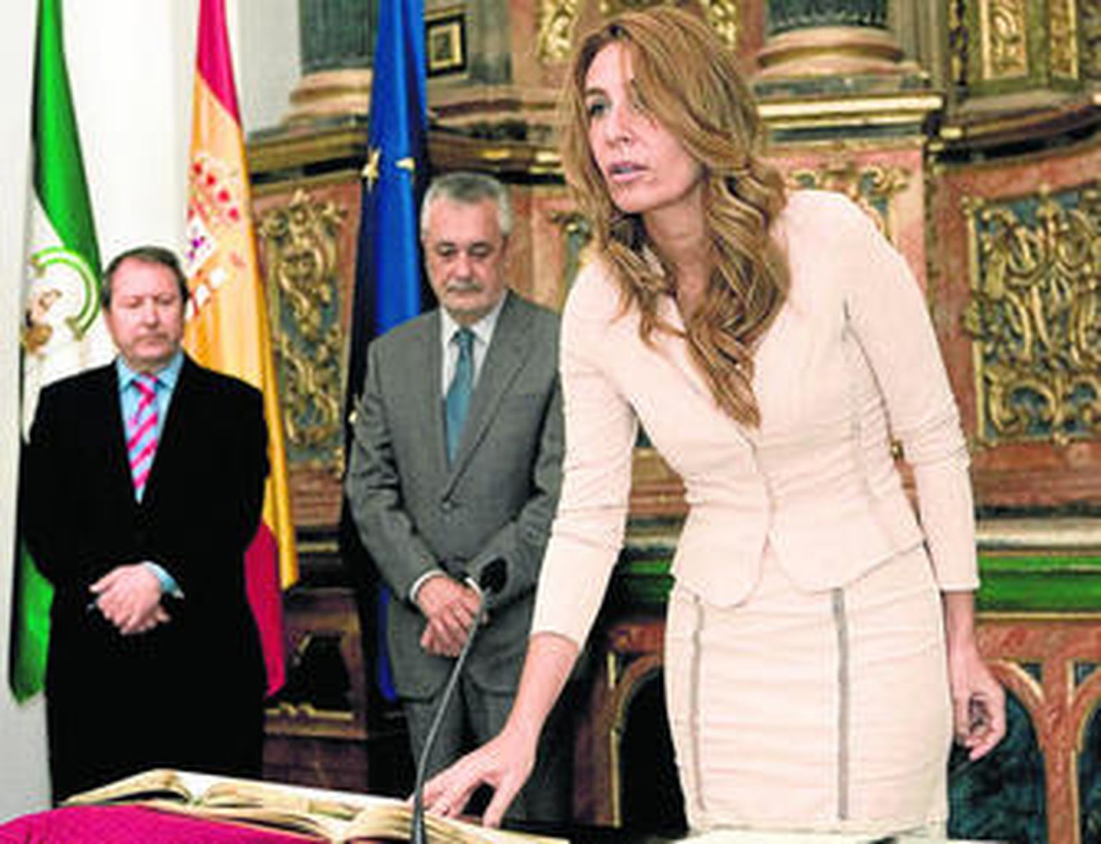 Begoña Álvarez, ayer, prometiendo su cargo como nueva consejera del Consejo Consultivo.
