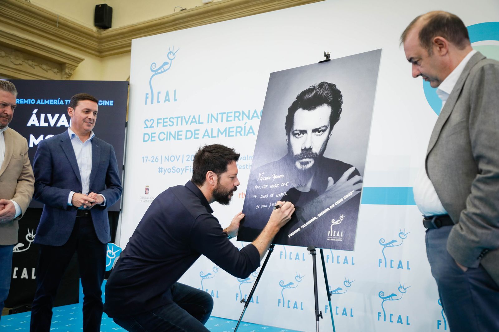 Imágenes en el paseo de la fama de Álvaro Morte