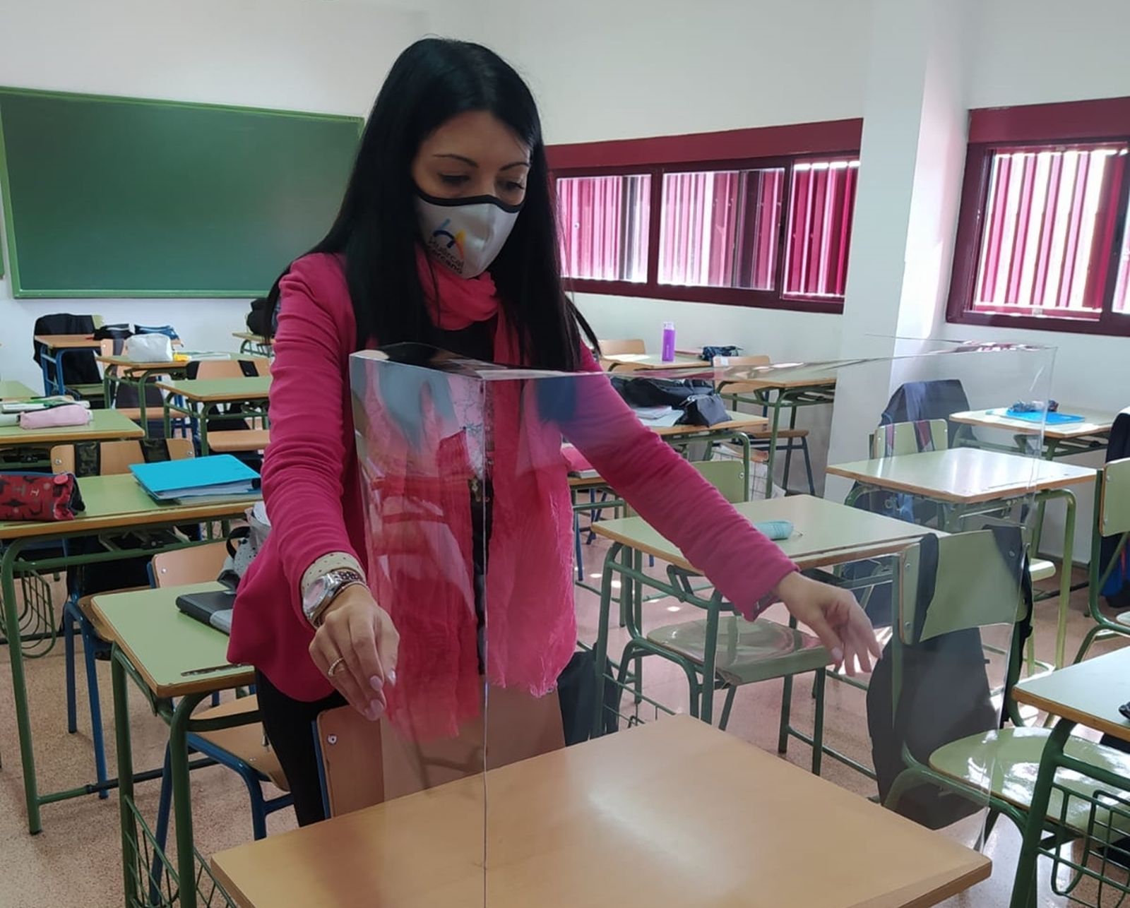 3.050 mamparas para los centros educativos de Huércal de Almería