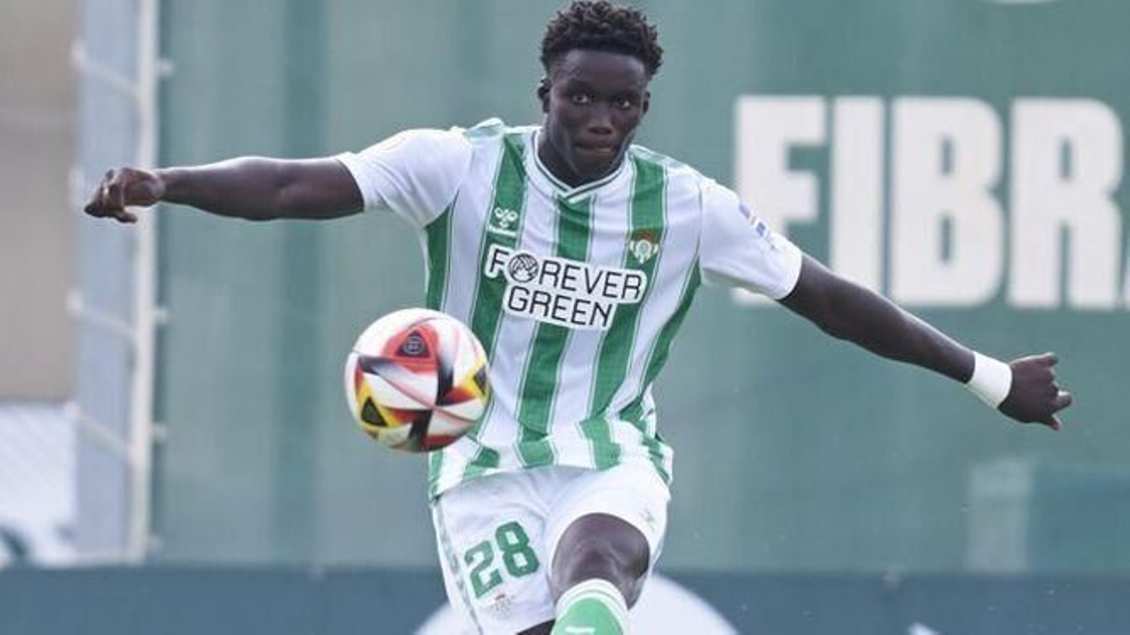 Mendy, en un encuentro con el Betis Deportivo.