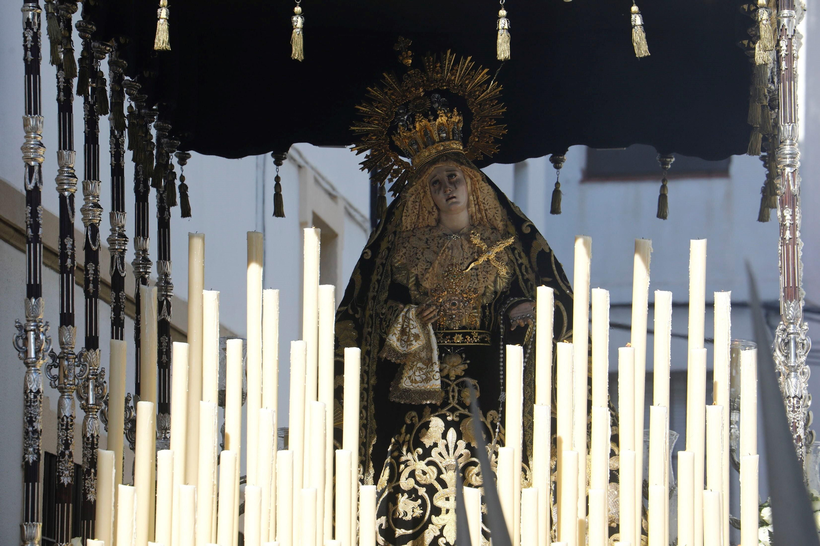 Jueves Santo en Córdoba: la procesión del Nazareno, en imágenes
