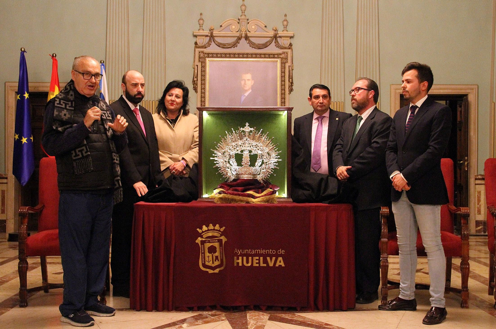 Presentación de la nueva corona de Nuestra Señora en su Soledad, en imágenes