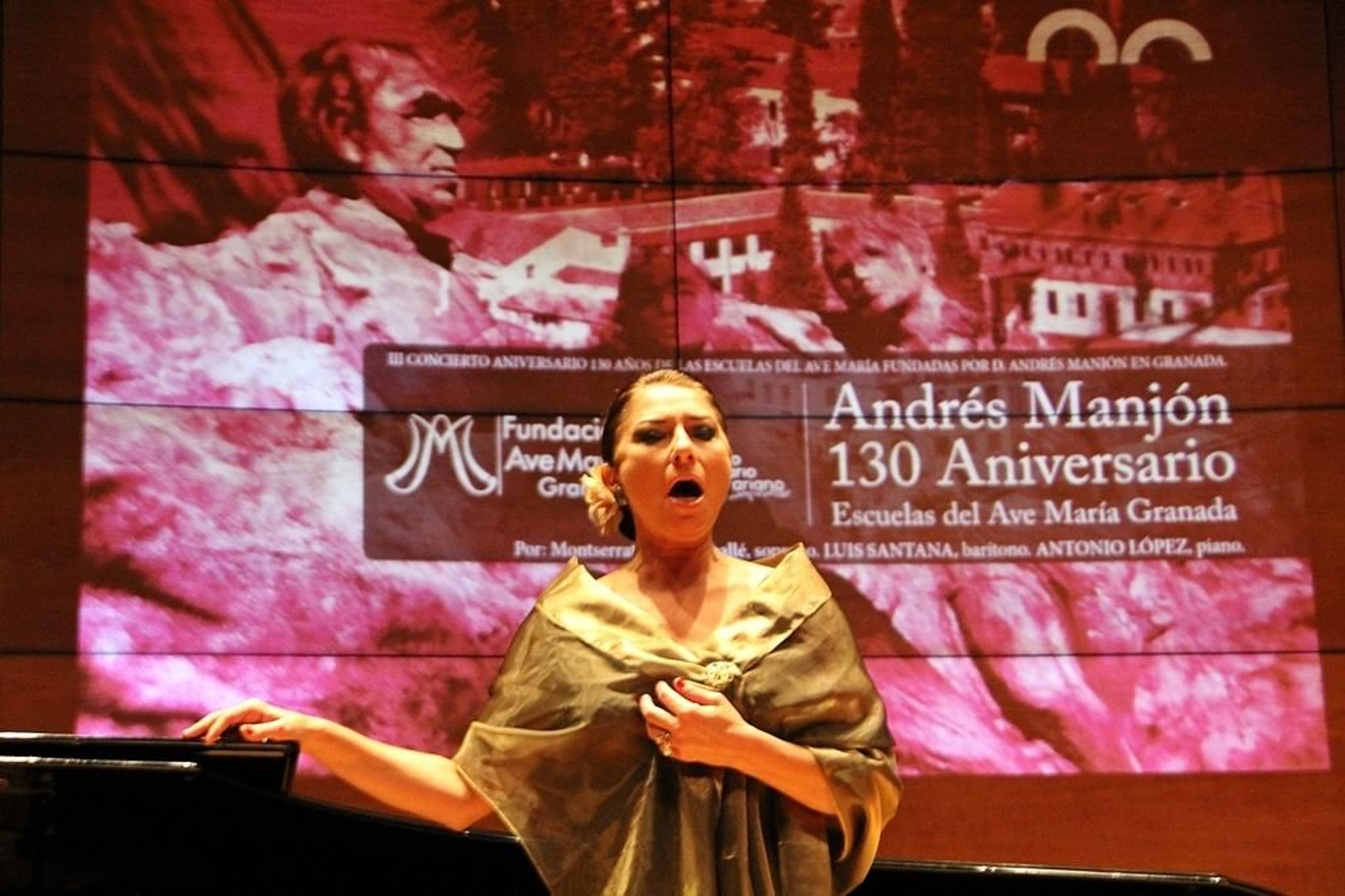 Montserrat Martí Caballé brilla en la fiesta de las Escuelas Ave María