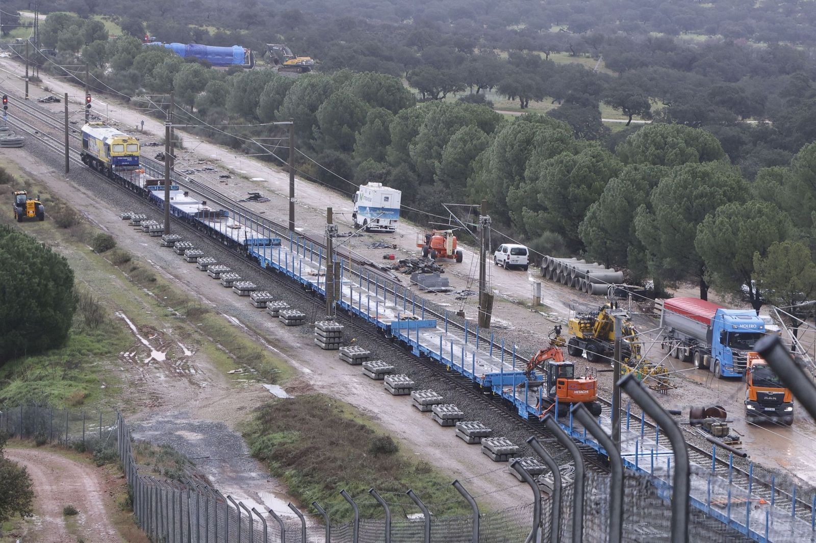 Adif comienza los trabajos en la vía afectada por el accidente de Adamuz.