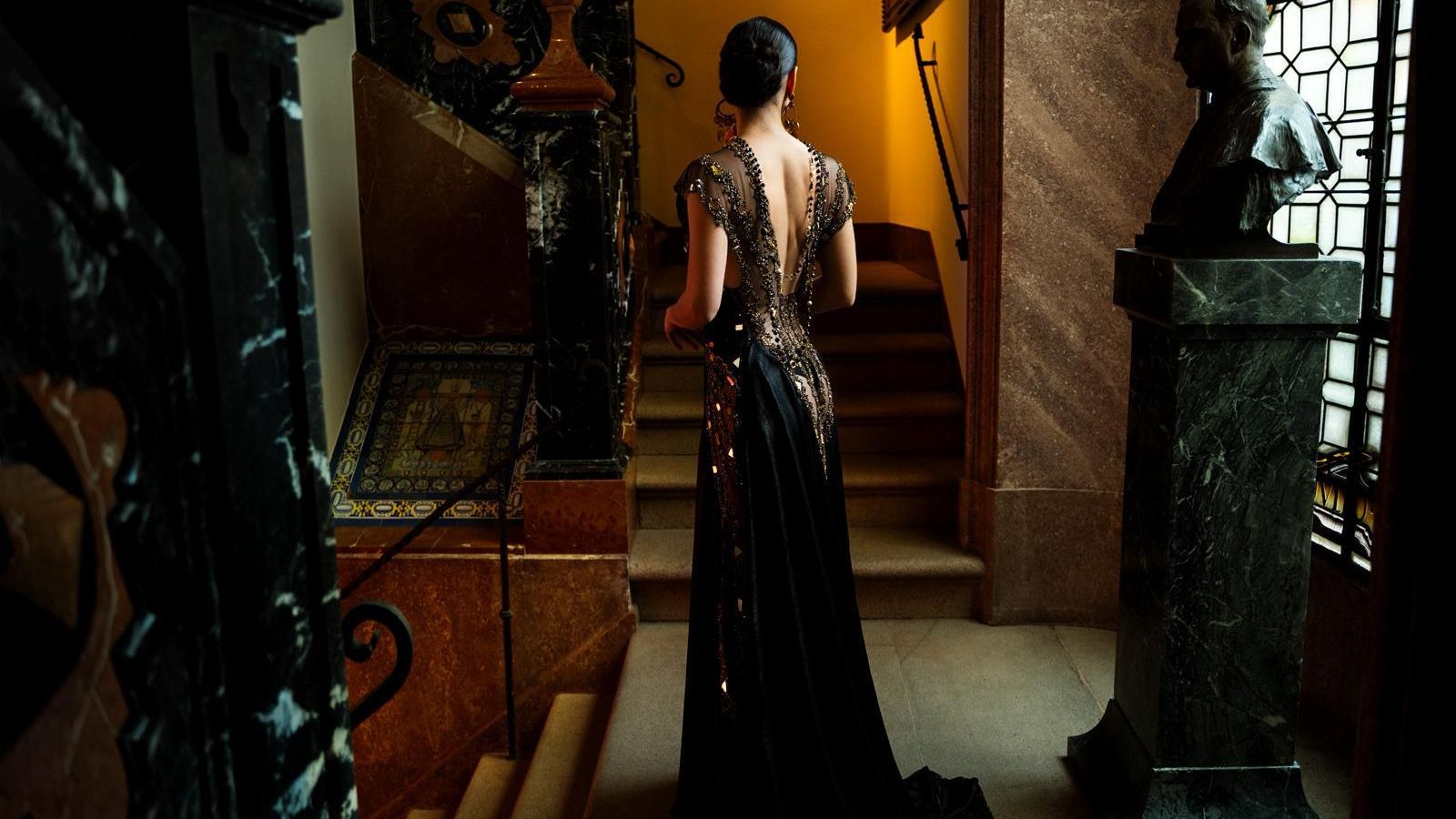 Detalle posterior de un vestido de Mancini Costura