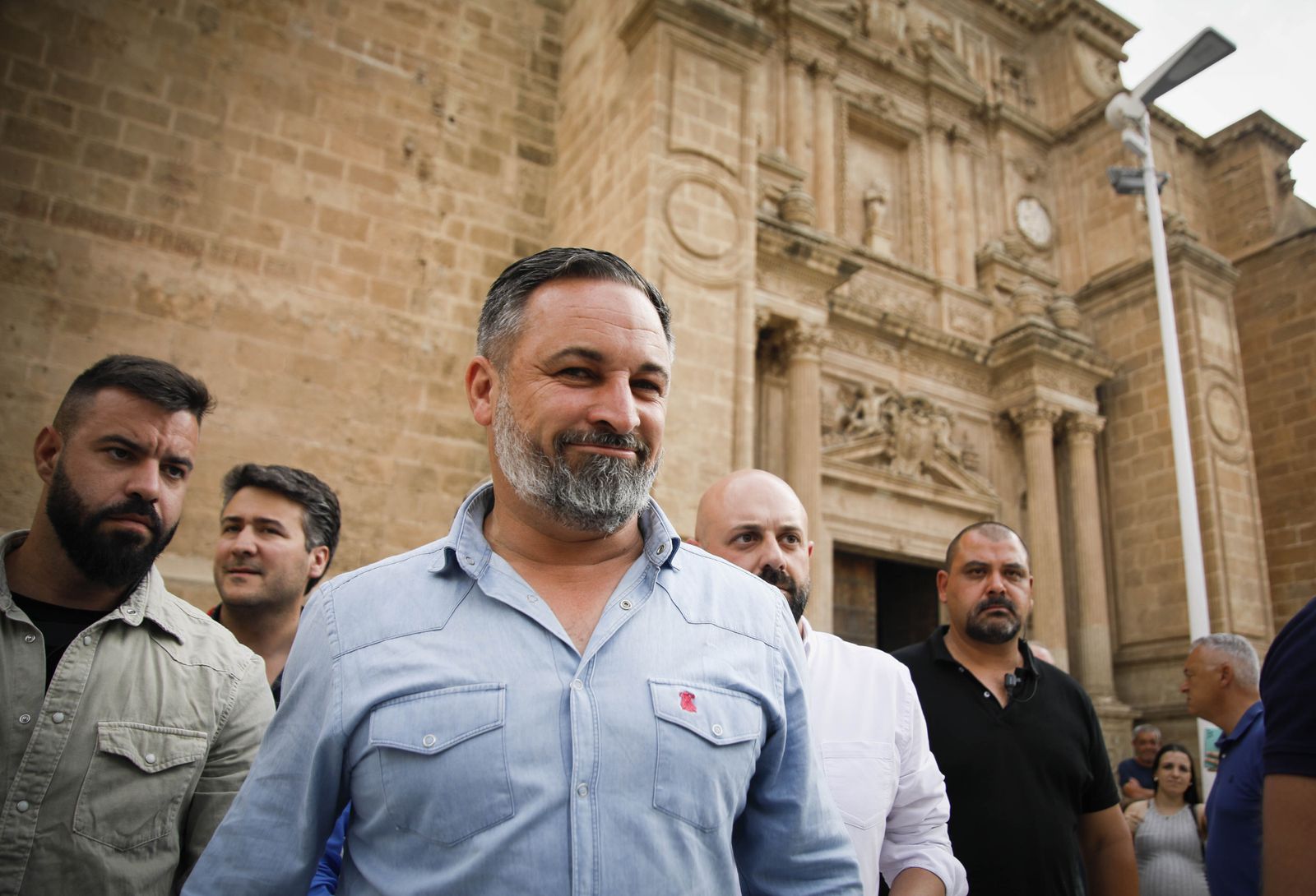 Imágenes de campaña para las elecciones europeas de VOX