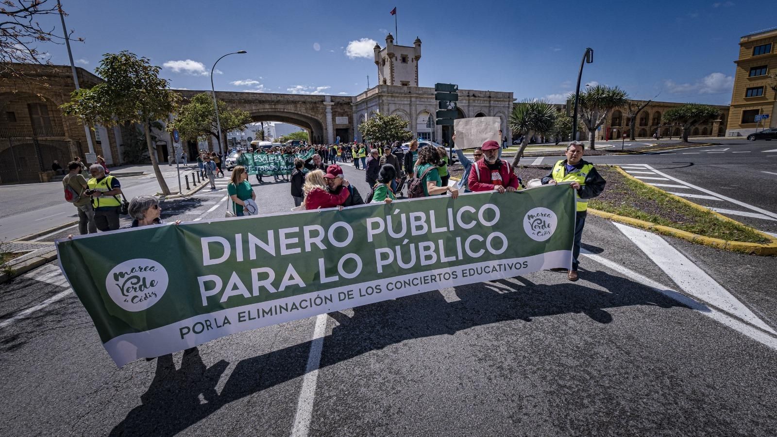 Otro momento de la marcha de protesta.