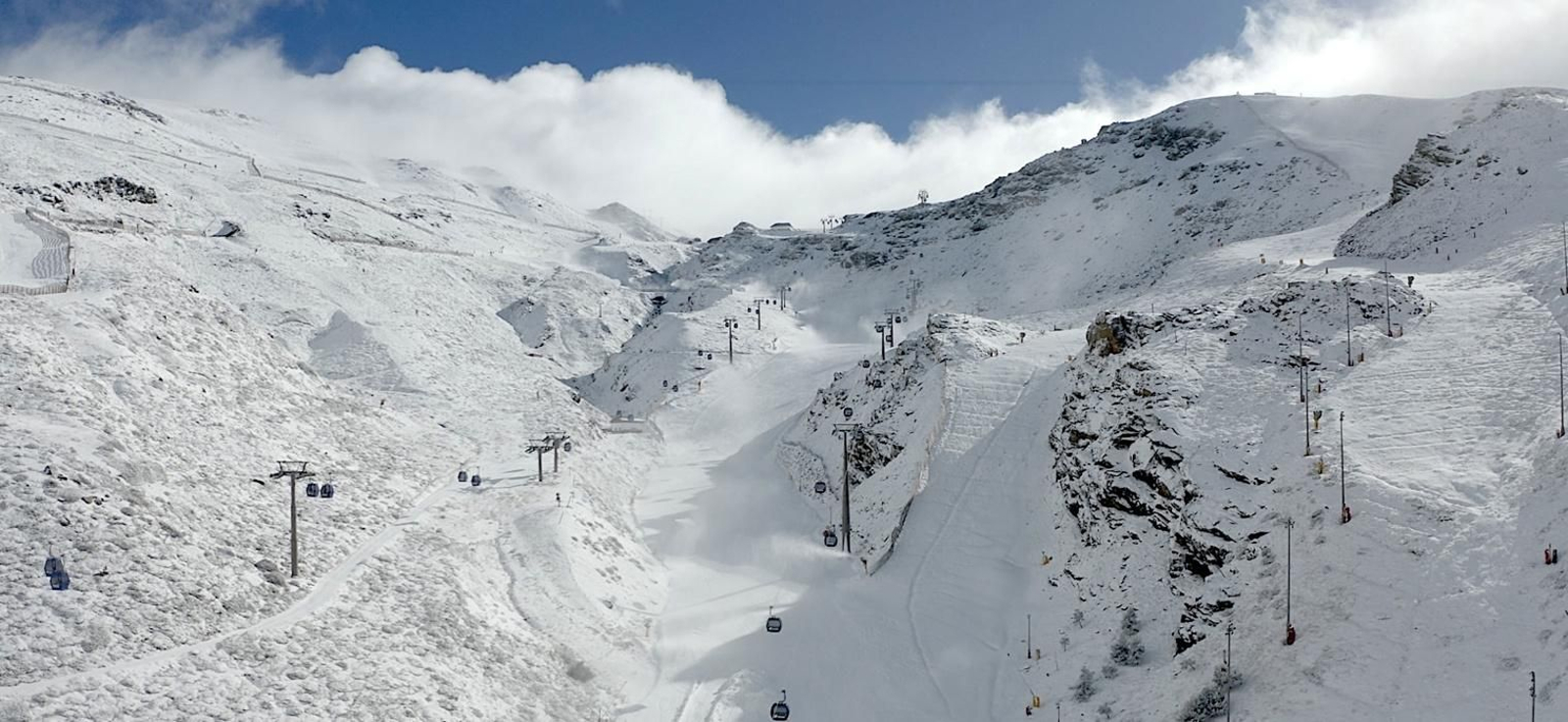 La mítica pista de El Río abrirá el viernes en Sierra Nevada La mítica pista de El Río abrirá el viernes en Sierra Nevada