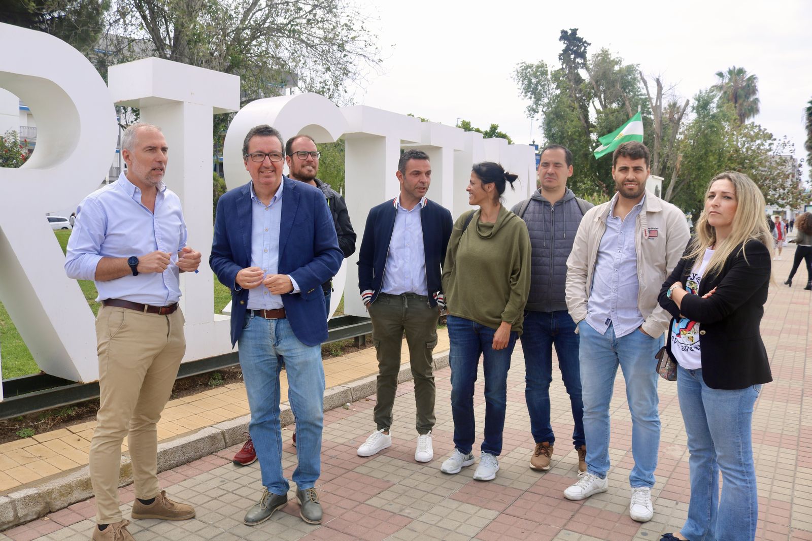 Elecciones Municipales Huelva 2023: El candidato del PP a la Alcaldía de Isla Cristina, Emiliano Cabot, aboga por “revisar los contratos de servicios públicos"